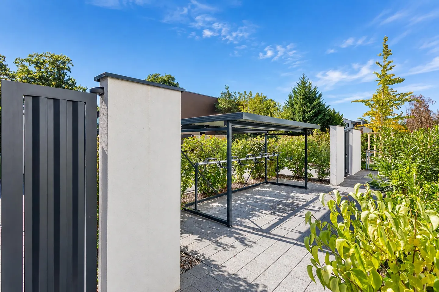 En exclusivité - Chêne-Bougeries - Élégant duplex de 4 pièces avec jardin privatif de 308 m² - Foto 11 von 14