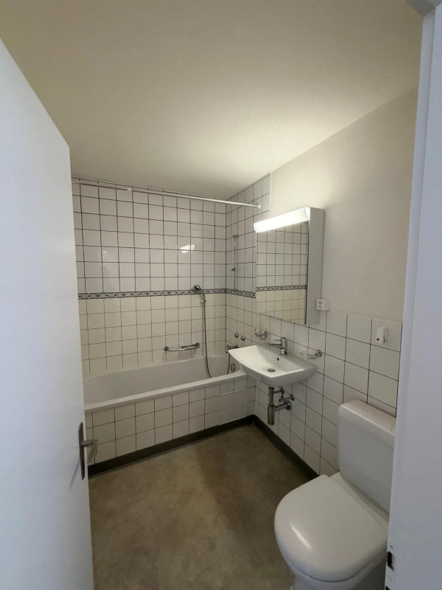 Appartamento 3.5 locali limitato fino al 31.03.2027 nel cuore di Flims - Foto 2 di 8