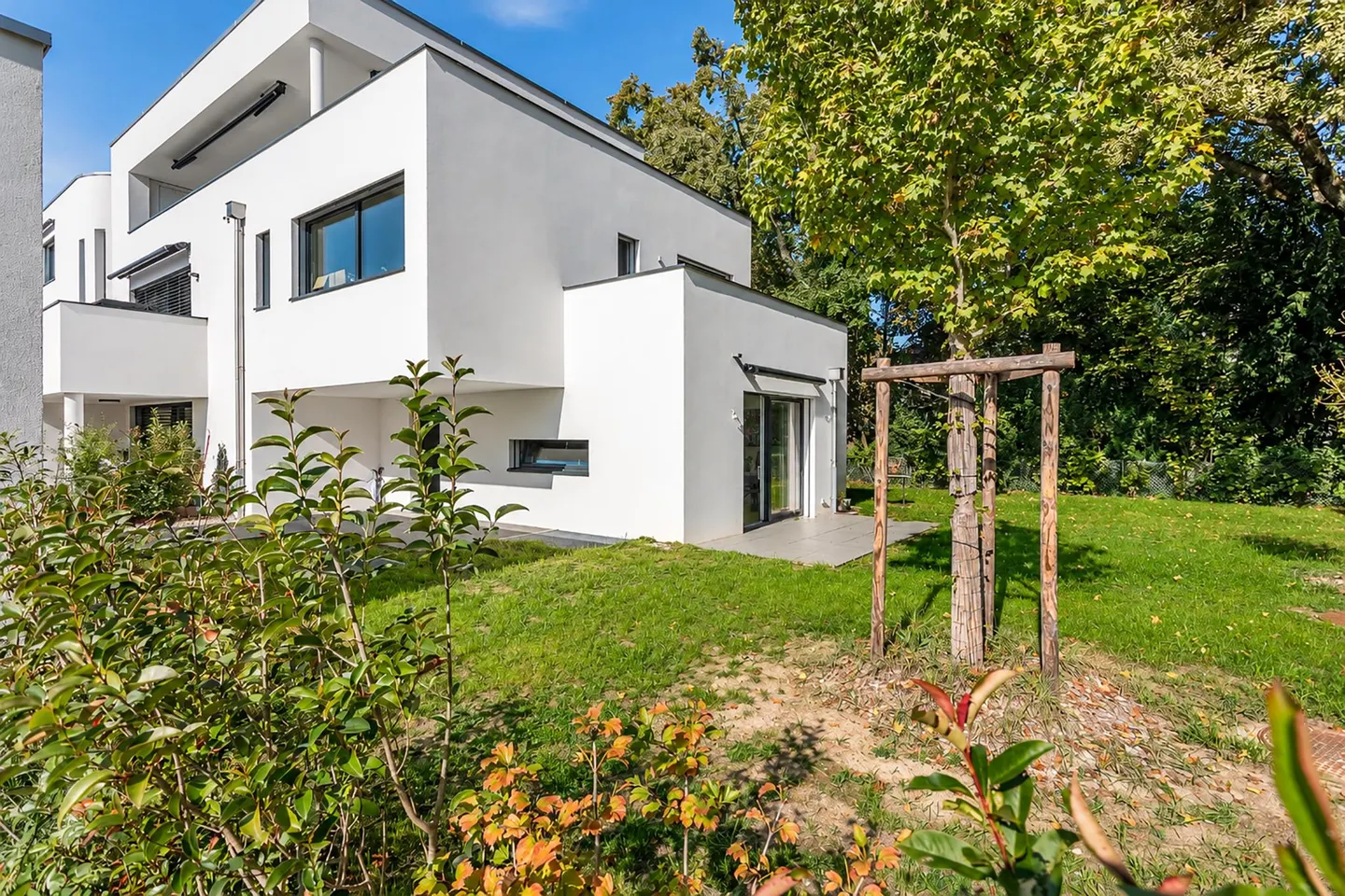En exclusivité - Chêne-Bougeries - Élégant duplex de 4 pièces avec jardin privatif de 308 m² - Foto 13 von 14