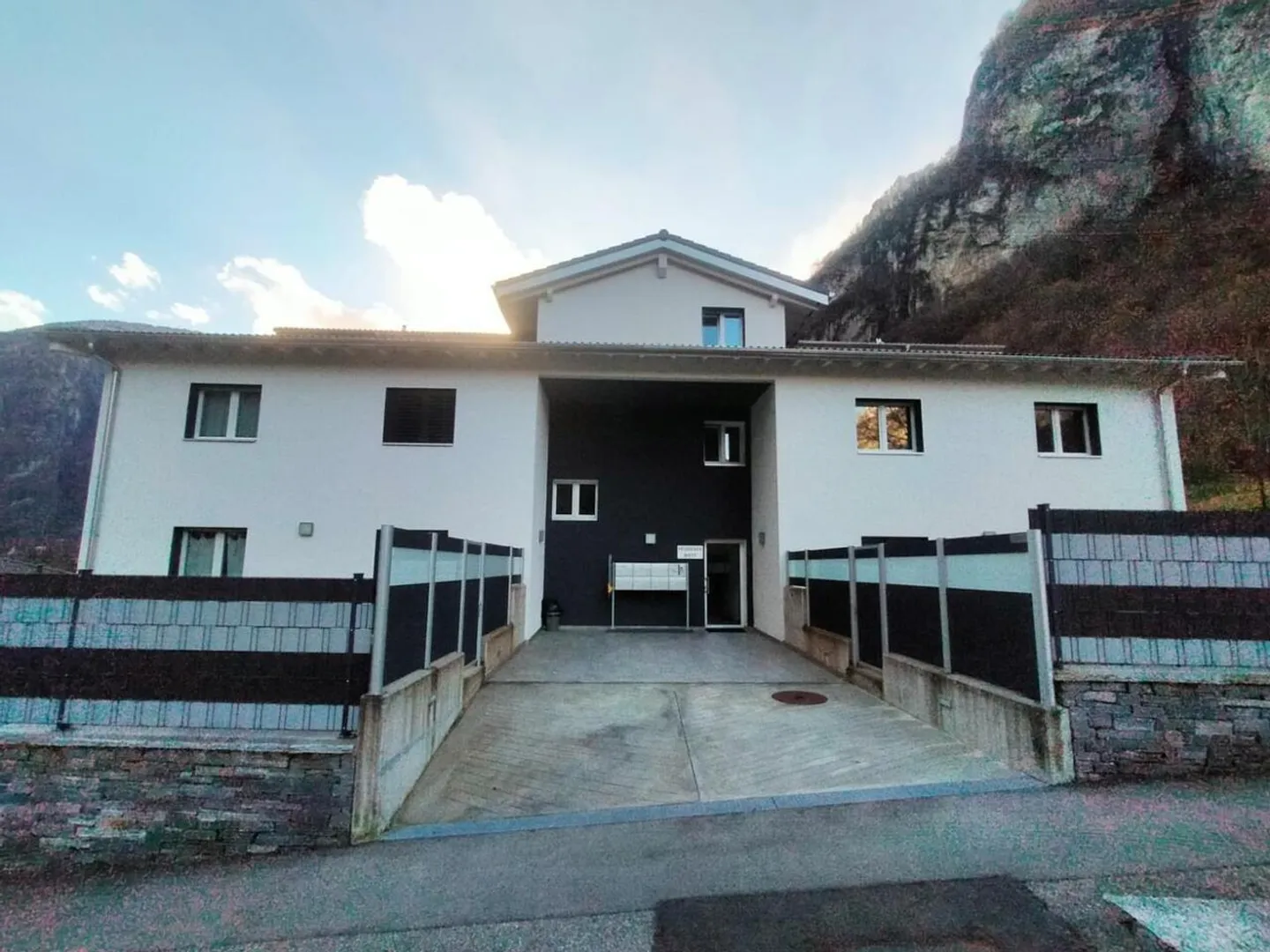 2 1/2-room apartment in a very quiet, sunny panoramic location / App... - Photo 1 of 11