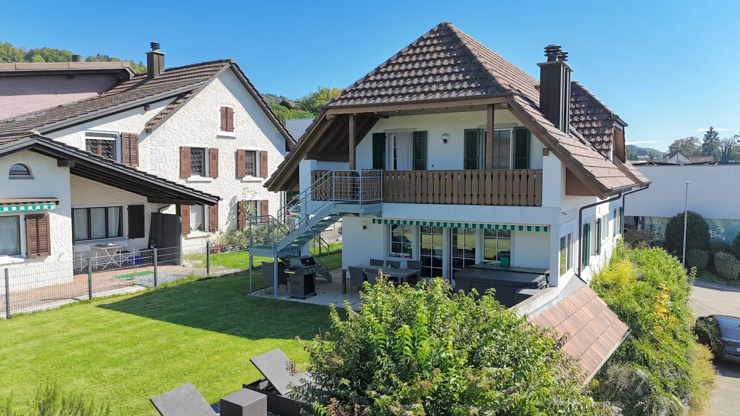 Charmantes Freistehendes Haus in Remetschwil - Foto 1 von 11