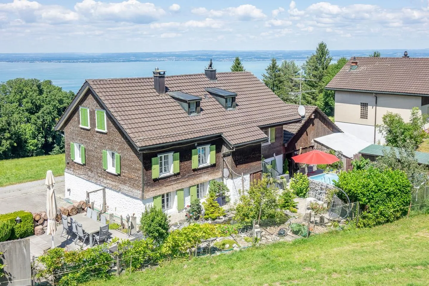 Casa bifamiliare unica - con vista mozzafiato sul lago - Foto 1 di 13