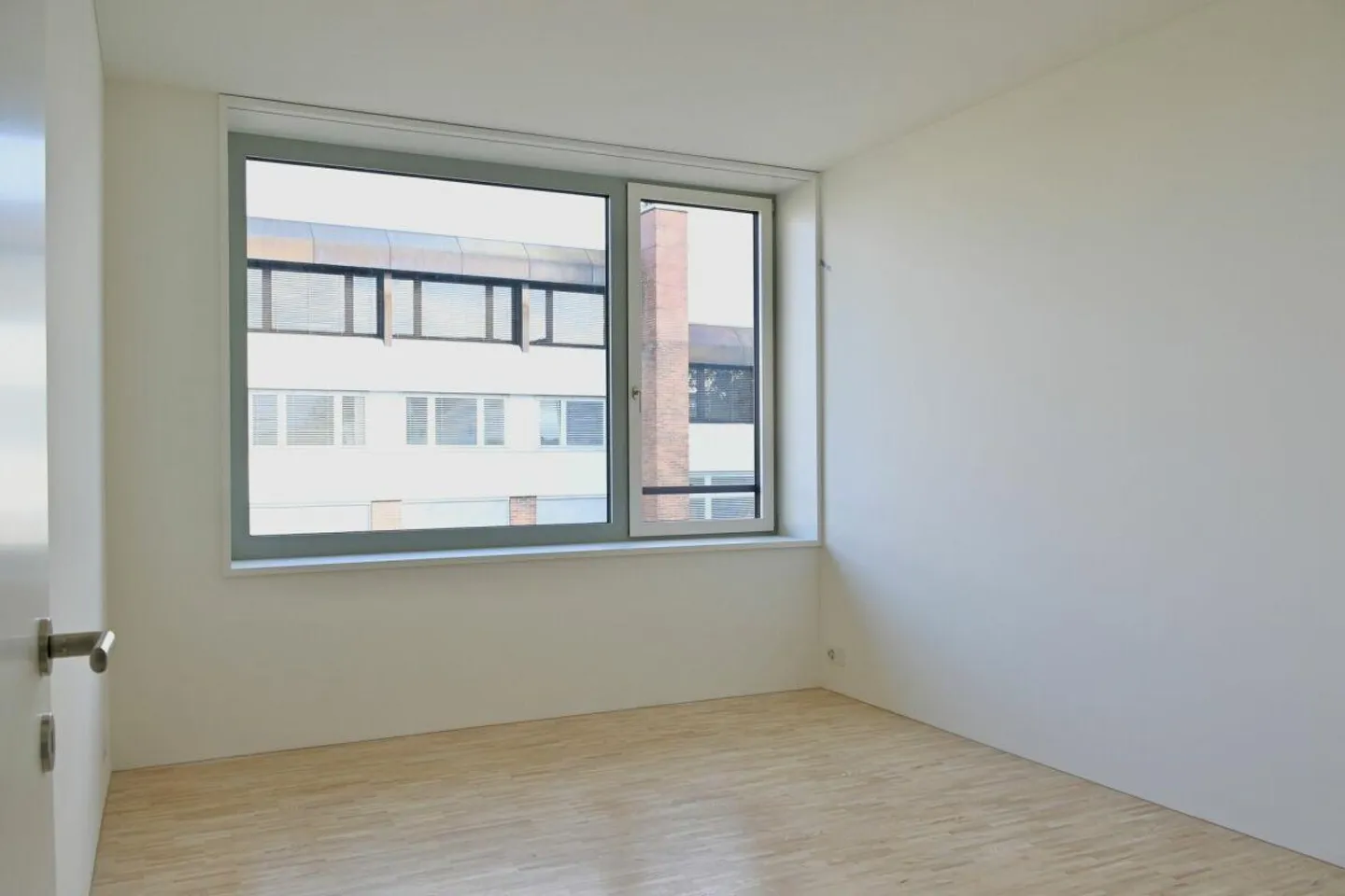Modern and Charming 4.5 Room Apartment - First Rent Free - Photo 7 of 12