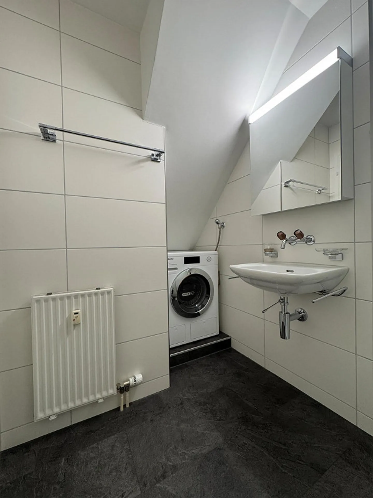 Appartement en duplex spacieux de 5,5 pièces dans le beau Riggisberg - Photo 5 sur 13