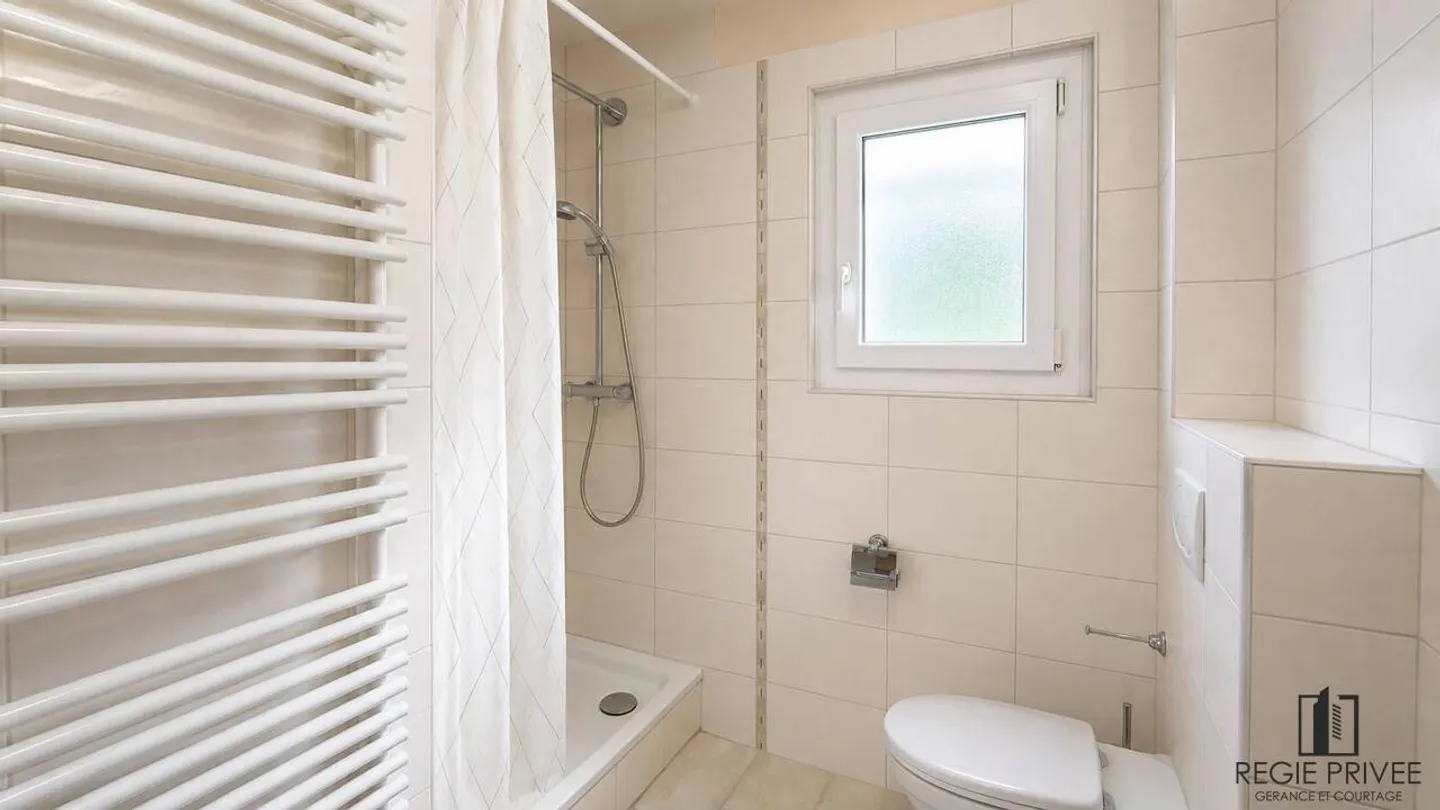 Superbe 2.5-Zimmer-Wohnung mit Seeblick - Foto 9 von 10