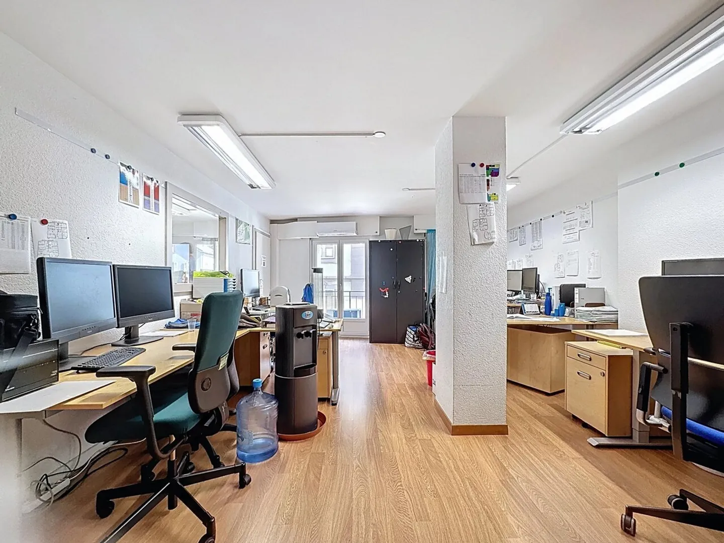 Geräumige und helle Büros im Herzen von Monthey - Foto 3 von 13