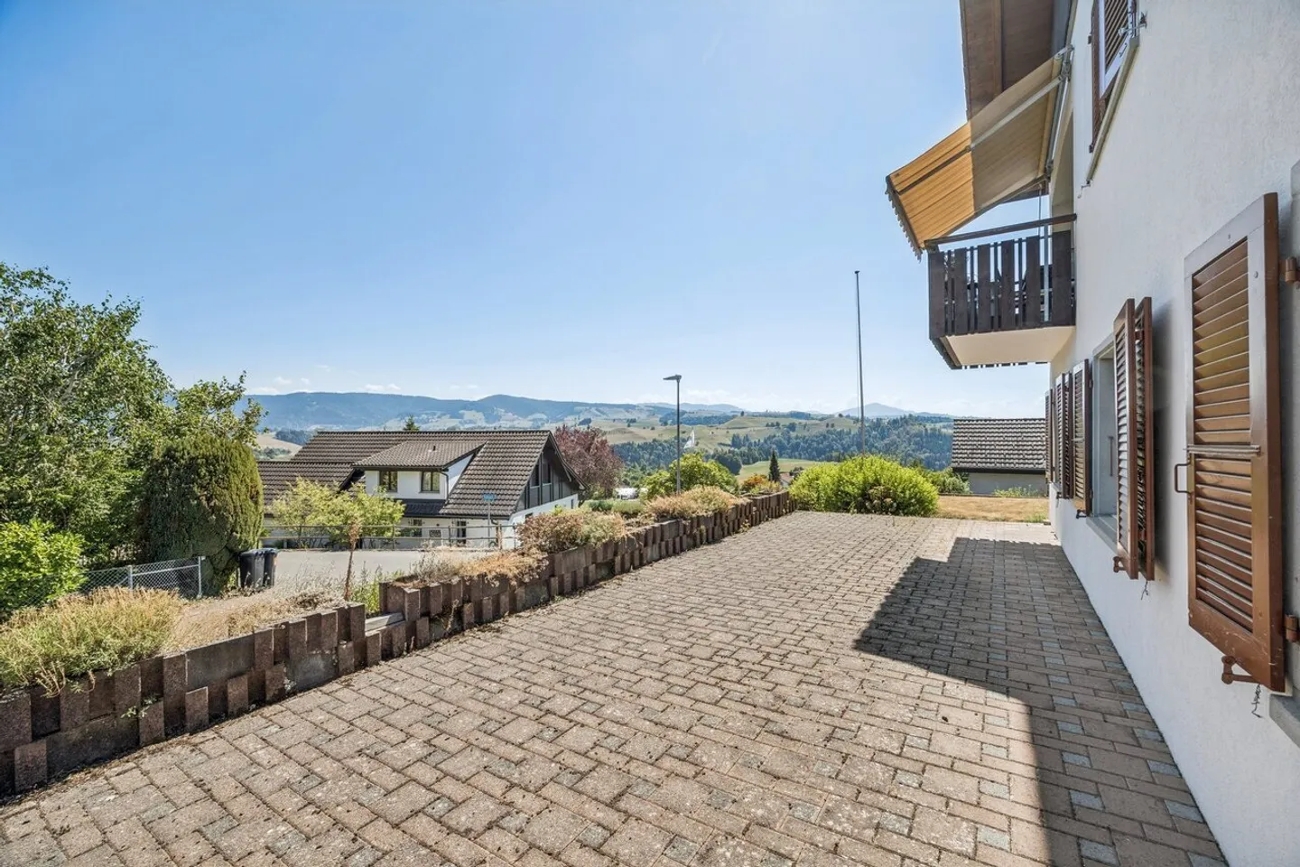 Charming residential house with magnificent views - Photo 8 of 9