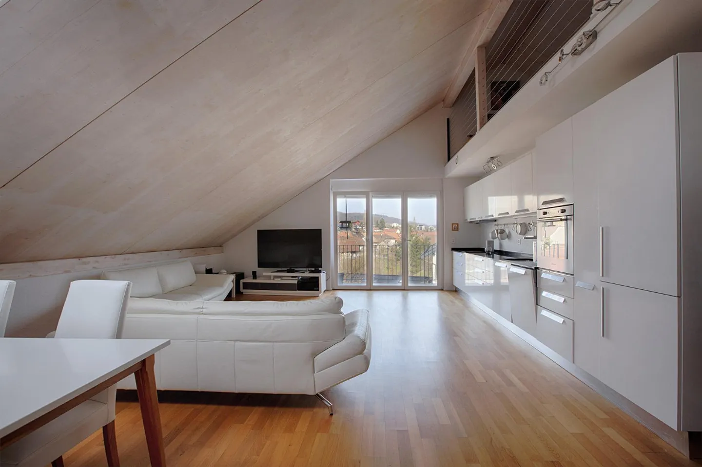 Wunderschöne Attika-Wohnung - Foto 1 von 13