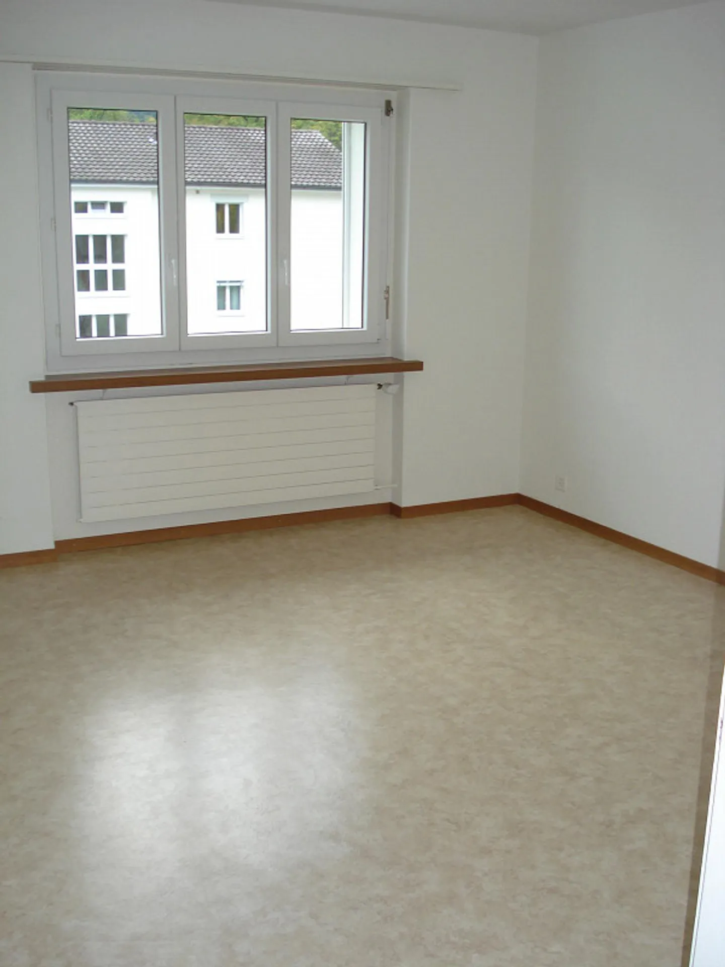 4-Zimmerwohnung mit moderner Küche und grosszügigem Balkon - Foto 4 von 4