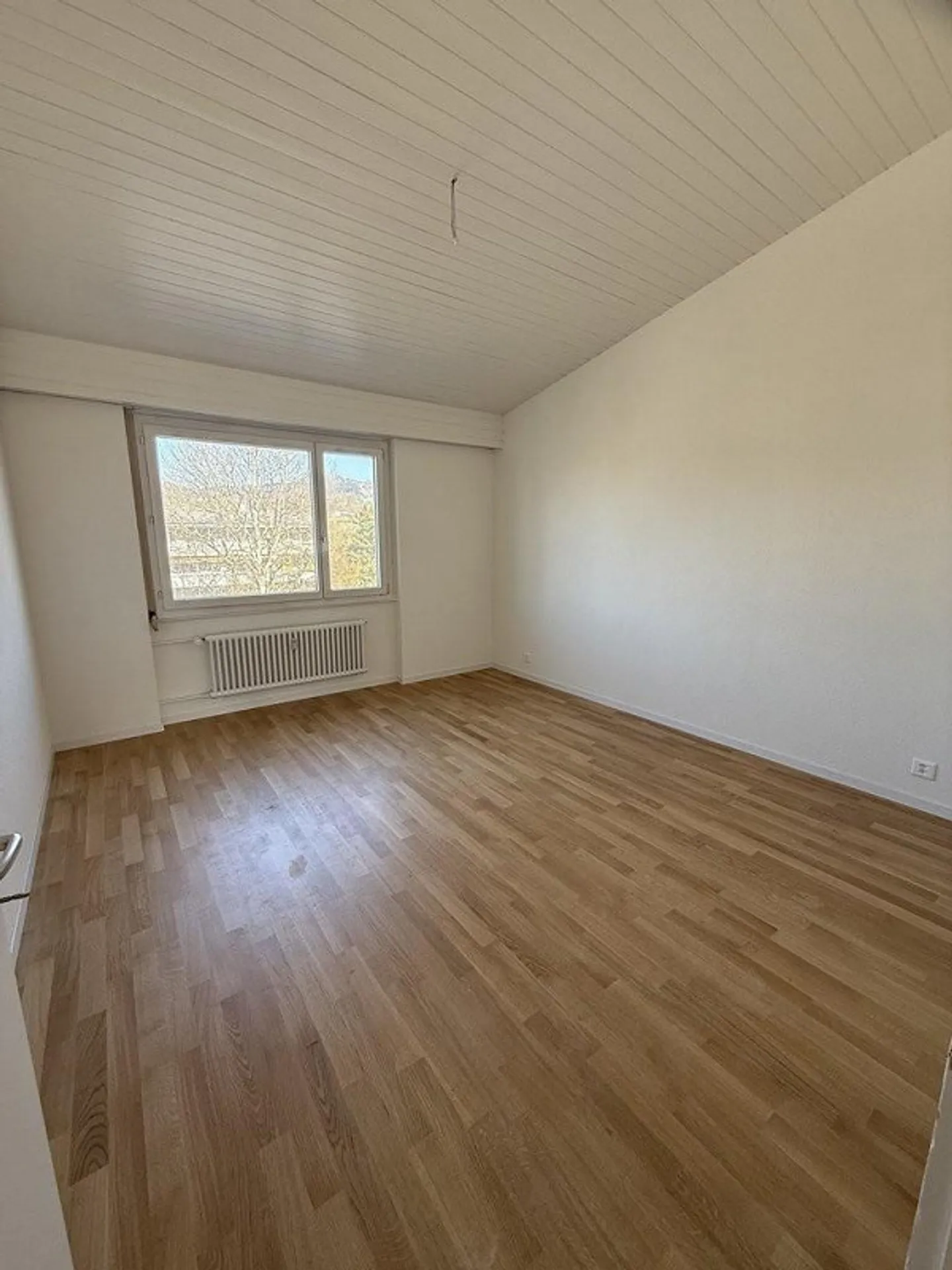 Appartement rénové de 3,5 pièces, rez-de-chaussée gauche - Photo 5 sur 6