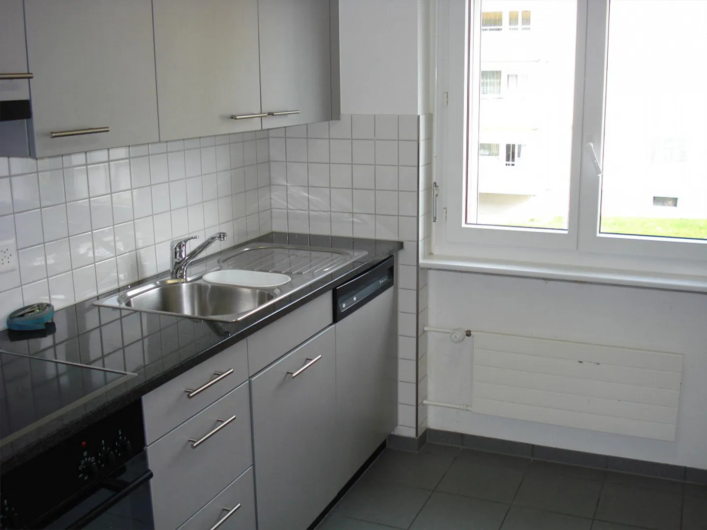 4-Zimmerwohnung mit moderner Küche und grosszügigem Balkon - Foto 2 von 4