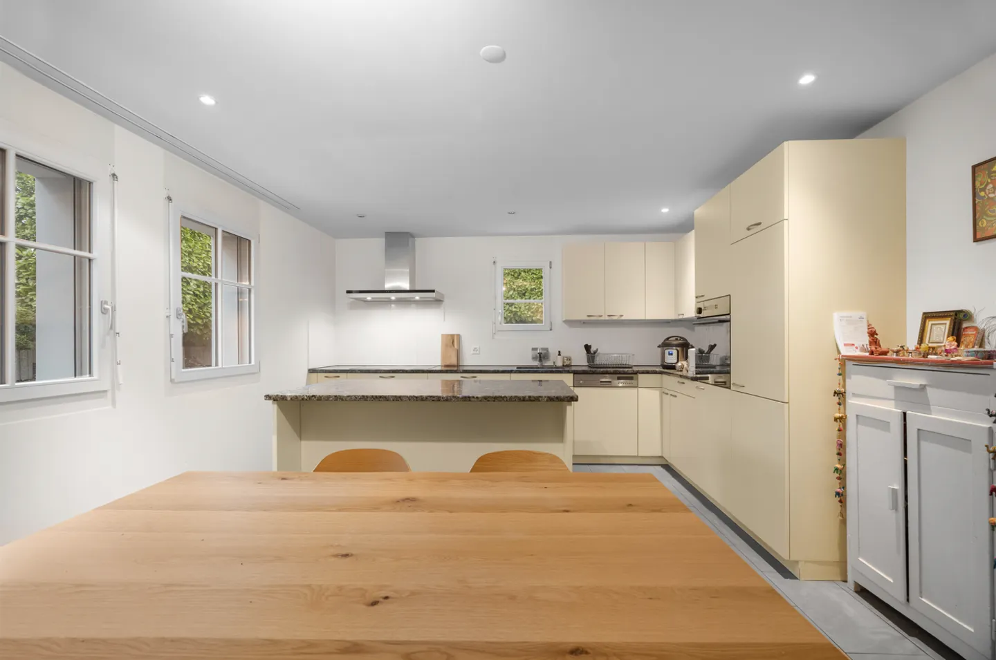 Zentrale 3.5-Zimmer-Wohnung in Oberrieden - Foto 4 von 11