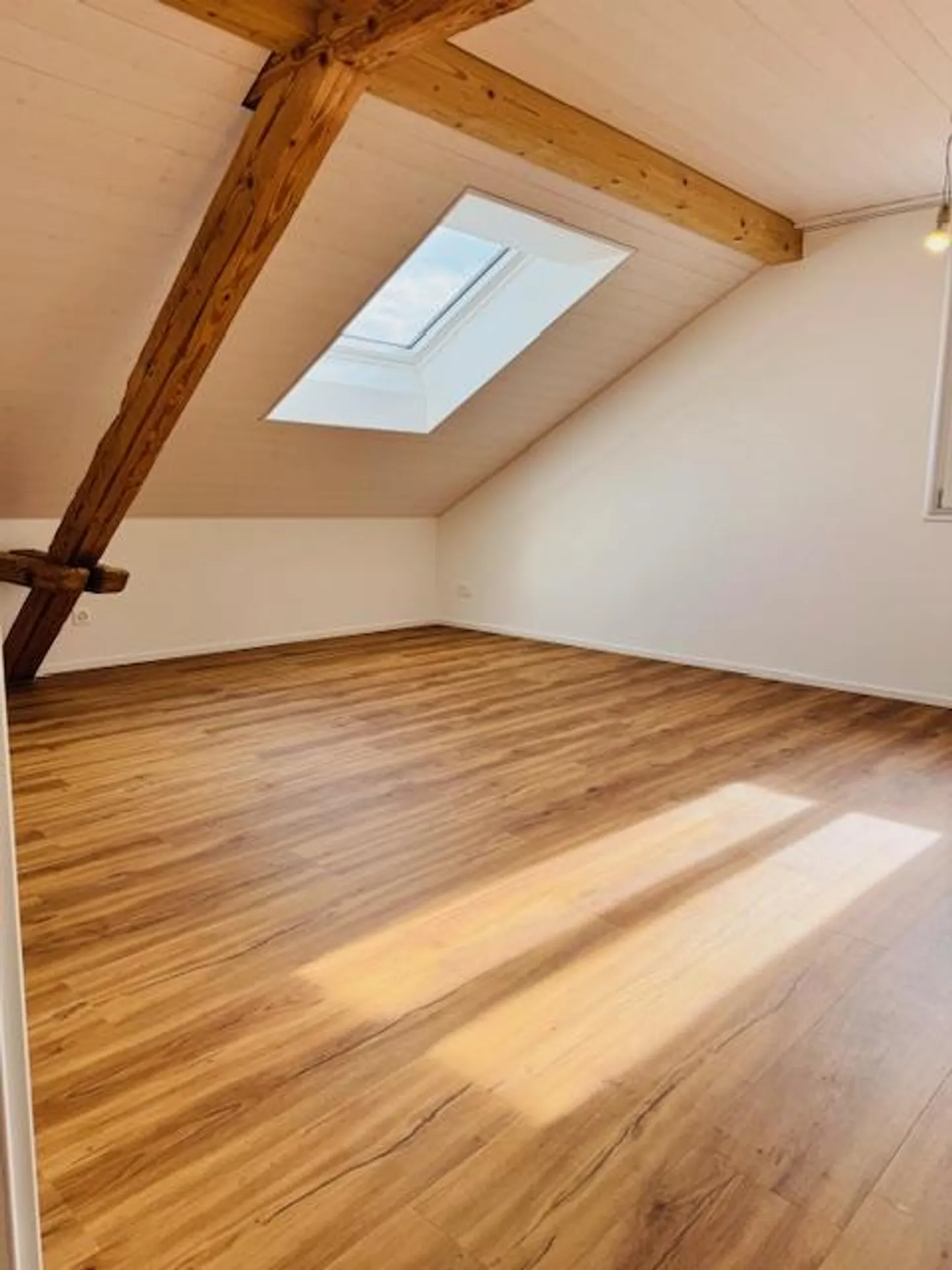 Helle 3.5 Zimmer Attique - Foto 11 von 13