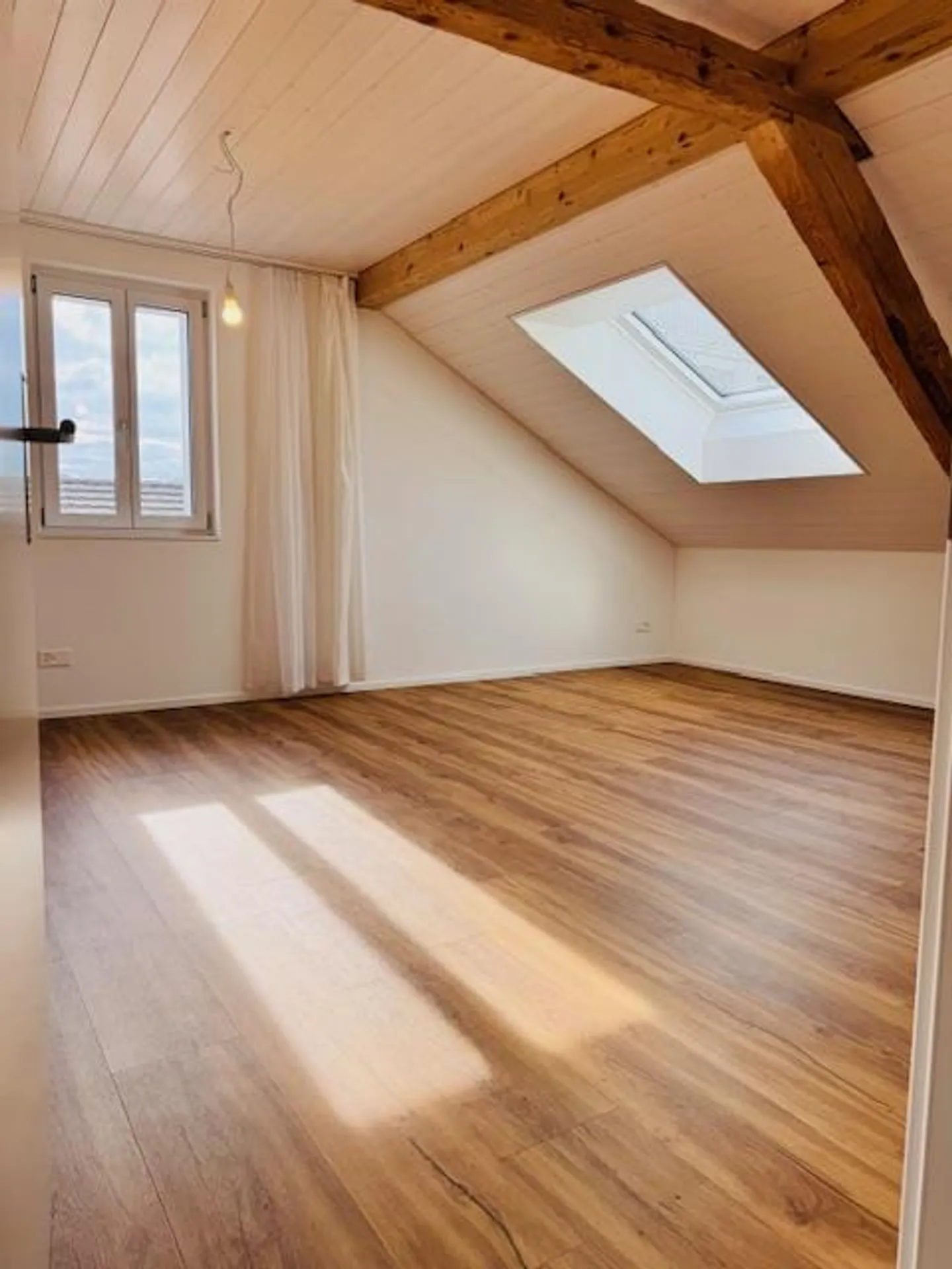 Helle 3.5 Zimmer Attique - Foto 12 von 13