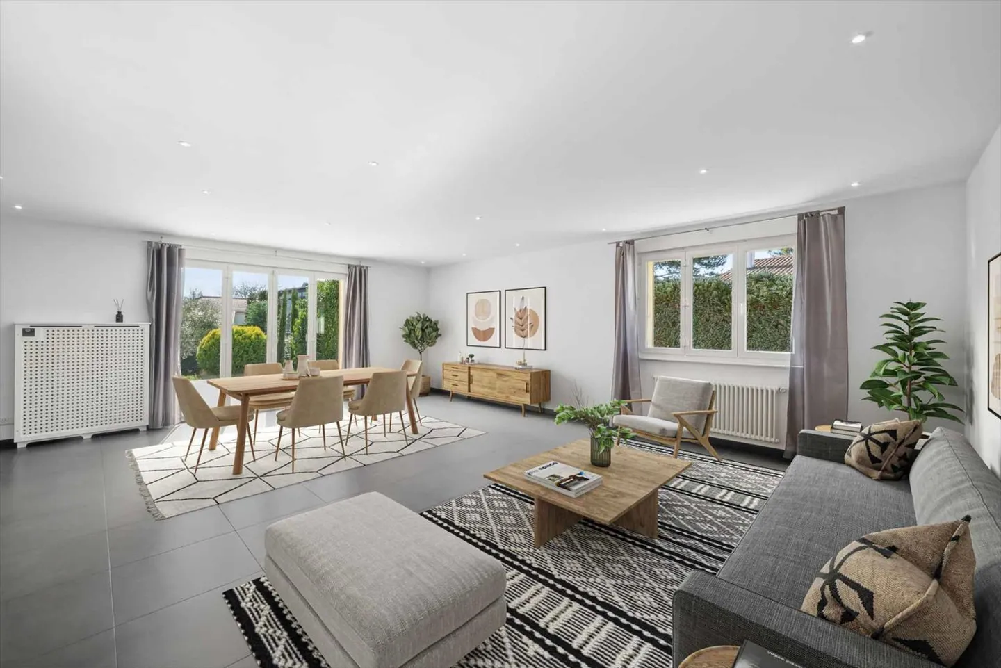 Charming villa in the heart of the village - Photo 2 of 7