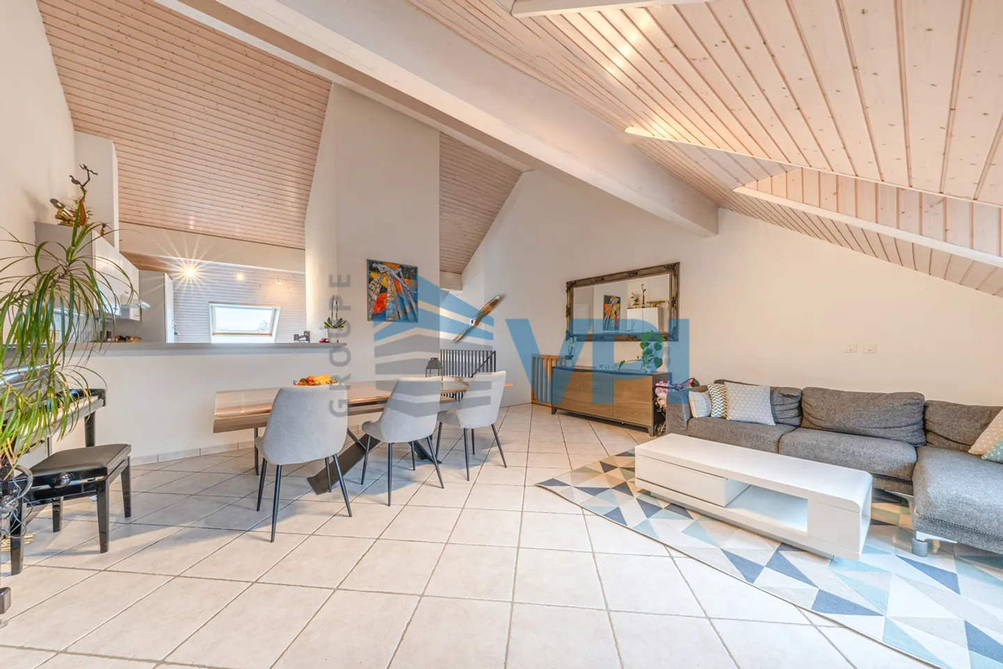 Appartamento duplex con 5 stanze - Attico - Foto 1 di 13