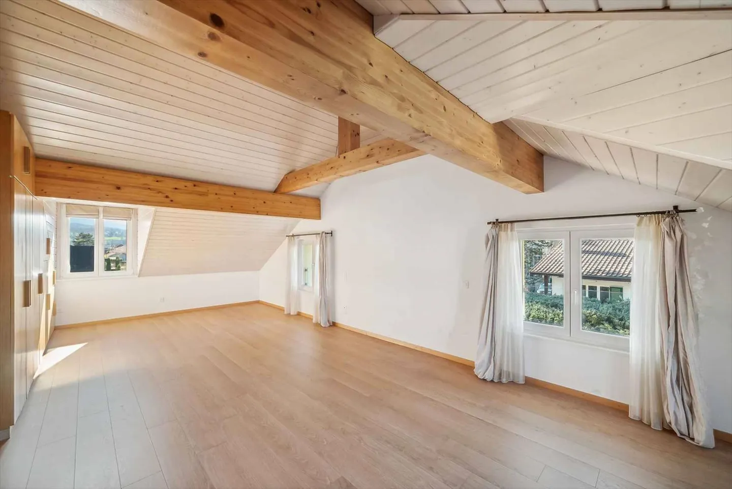 Charming villa in the heart of the village - Photo 5 of 7