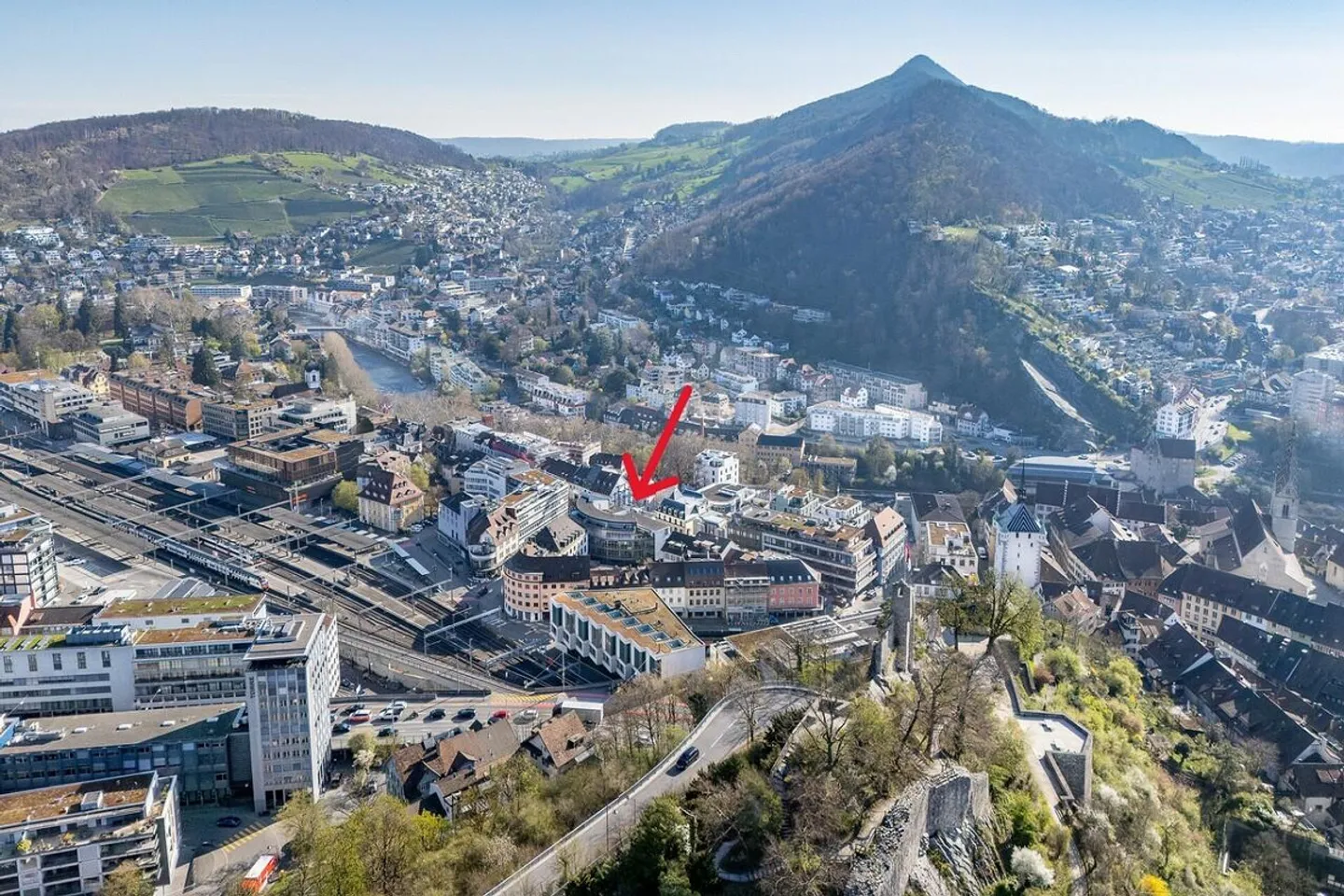 Cooled "plug and play" office space for up to 12 workstations - Photo 3 of 4