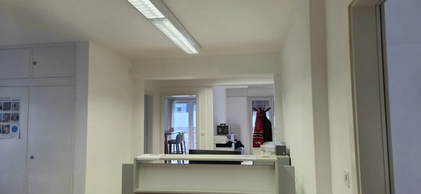 Office for rent in the center of Martigny - Photo 2 of 5