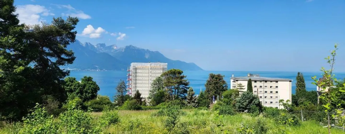 VILLA DI ALTO LIVELLO CON BELLA VISTA DOMINANTE SUL LAGO - Foto 3 di 6