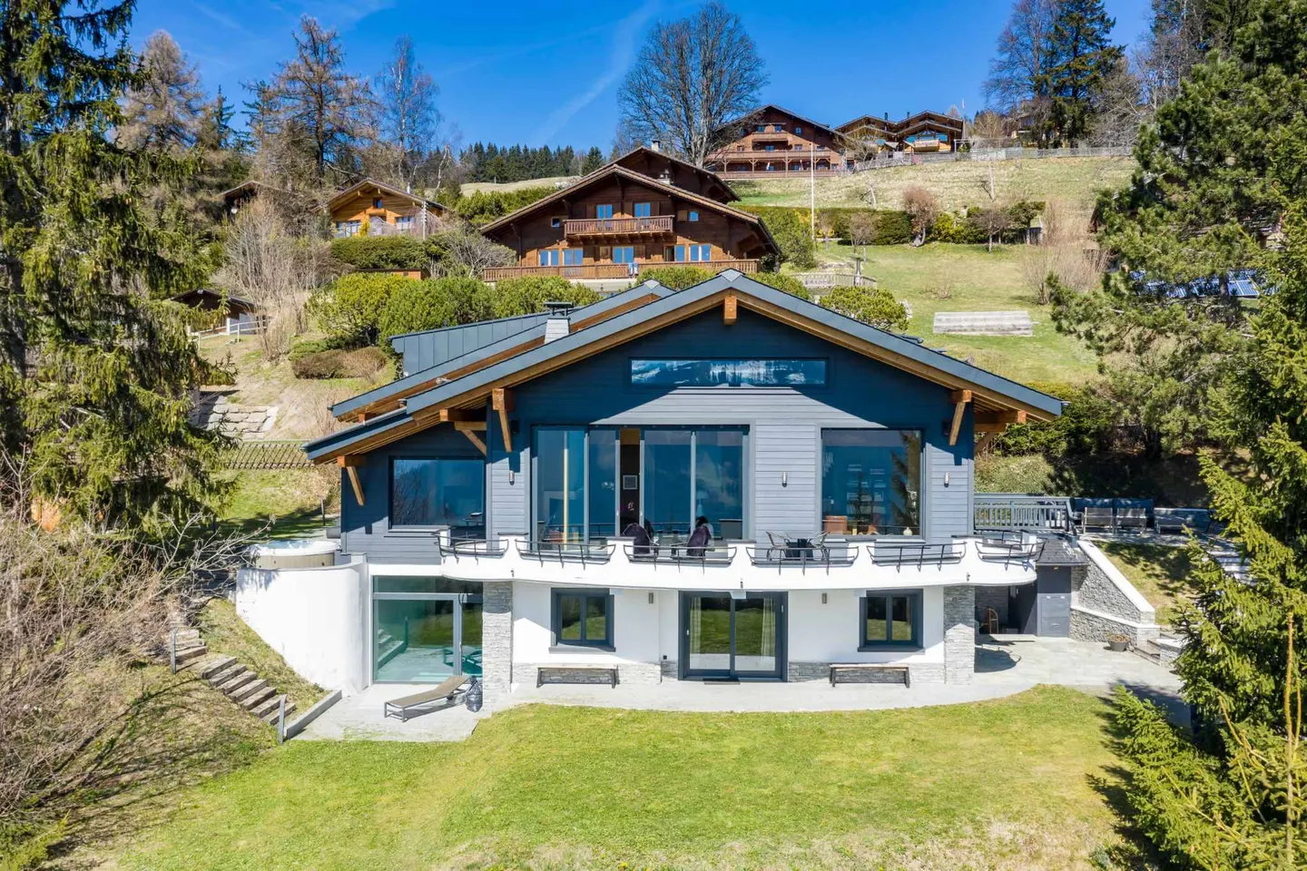 Luxury Chalet with Stunning Views - Photo 1 of 11