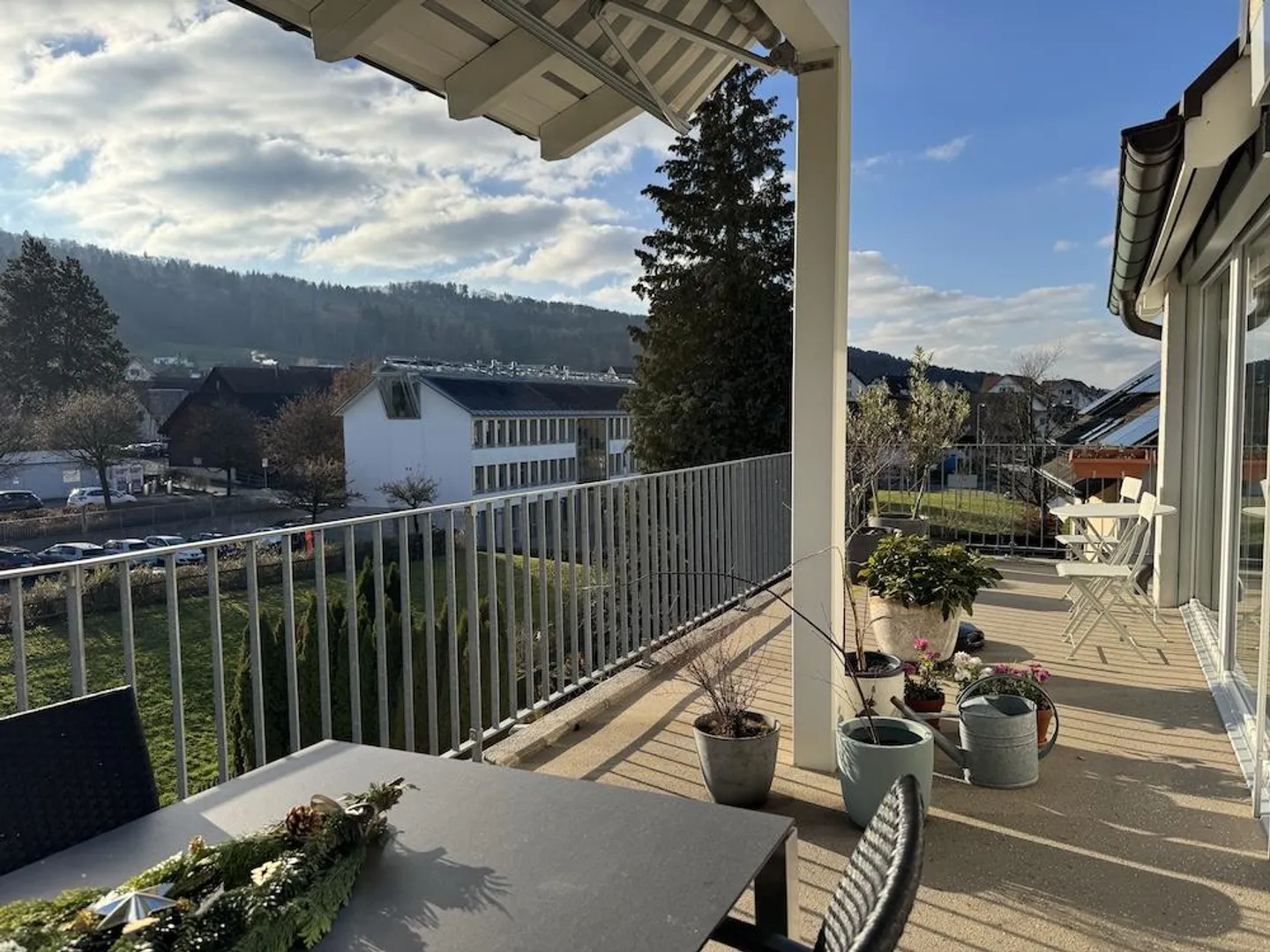 Appartamento Familiare Unico in una Posizione Centrale e Tranquilla - Foto 3 di 14