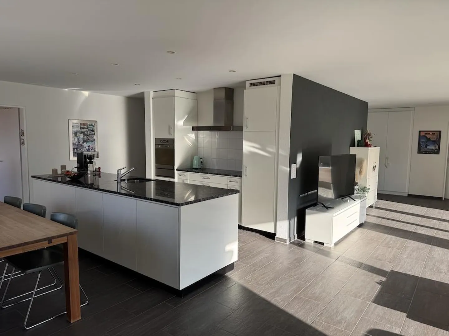 Appartamento Familiare Unico in una Posizione Centrale e Tranquilla - Foto 6 di 14