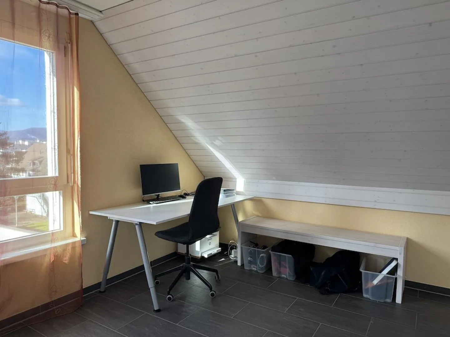 Appartamento Familiare Unico in una Posizione Centrale e Tranquilla - Foto 5 di 14