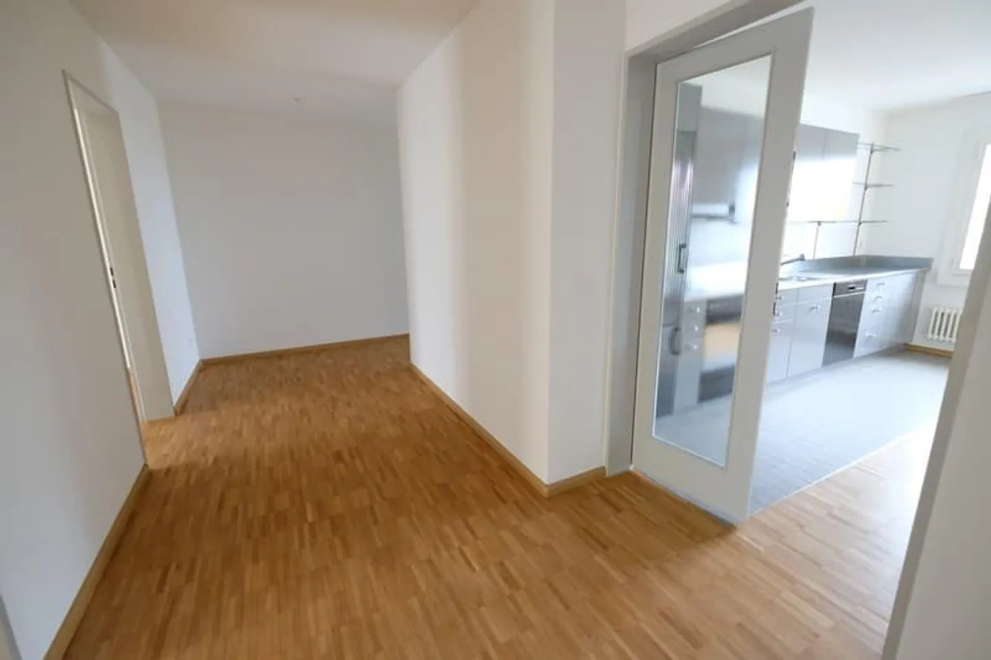 Spacious 3.5-room apartment in the green - Photo 2 of 11