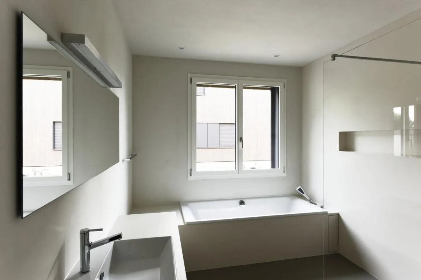 Votre nouvelle maison de rêve avec jardin au bord du lac de Morat! - Photo 9 sur 11
