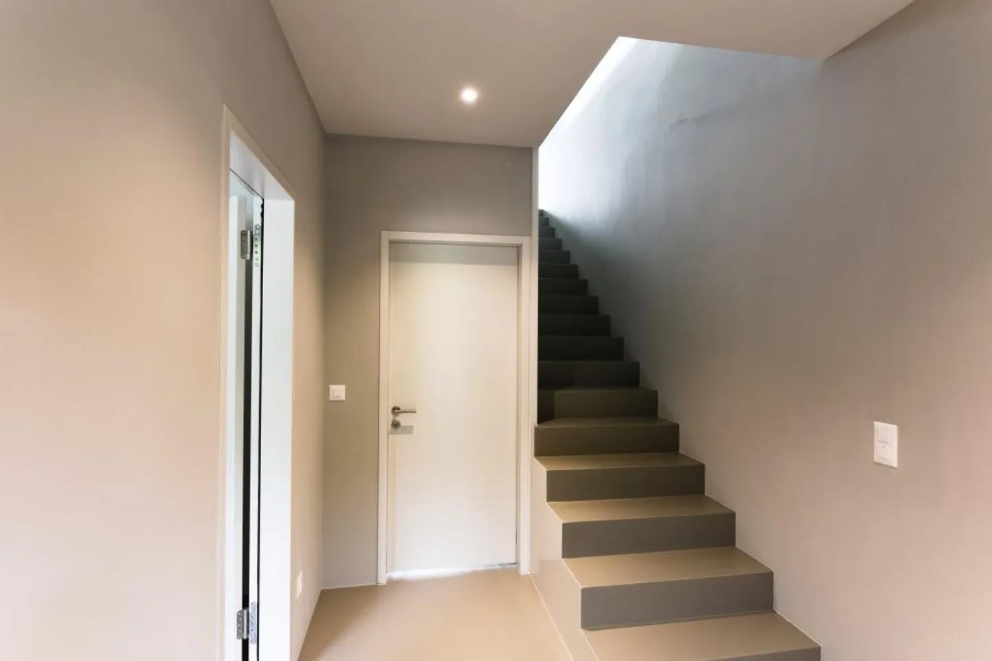 Votre nouvelle maison de rêve avec jardin au bord du lac de Morat! - Photo 5 sur 11