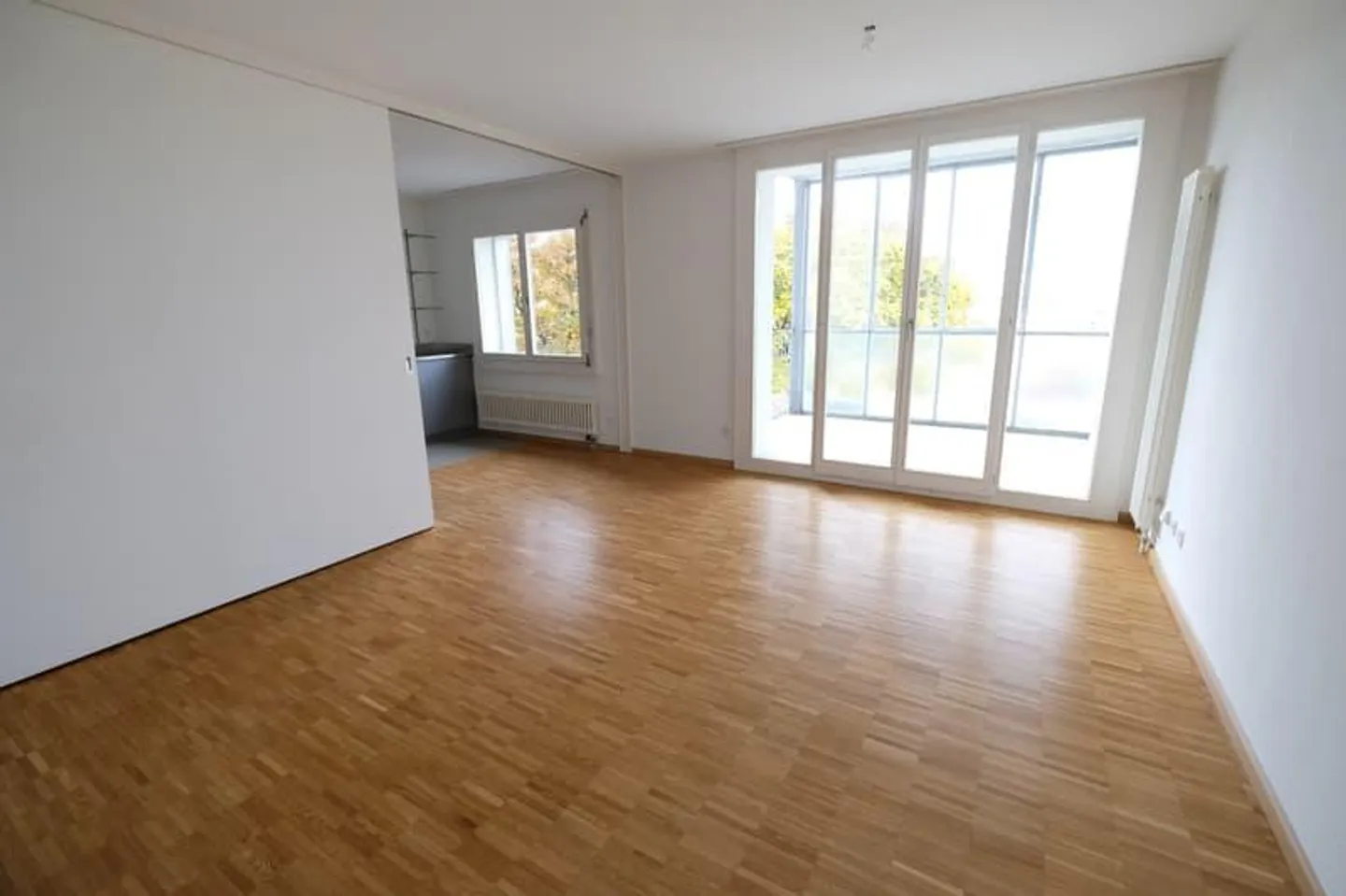 Spacious 3.5-room apartment in the green - Photo 3 of 11