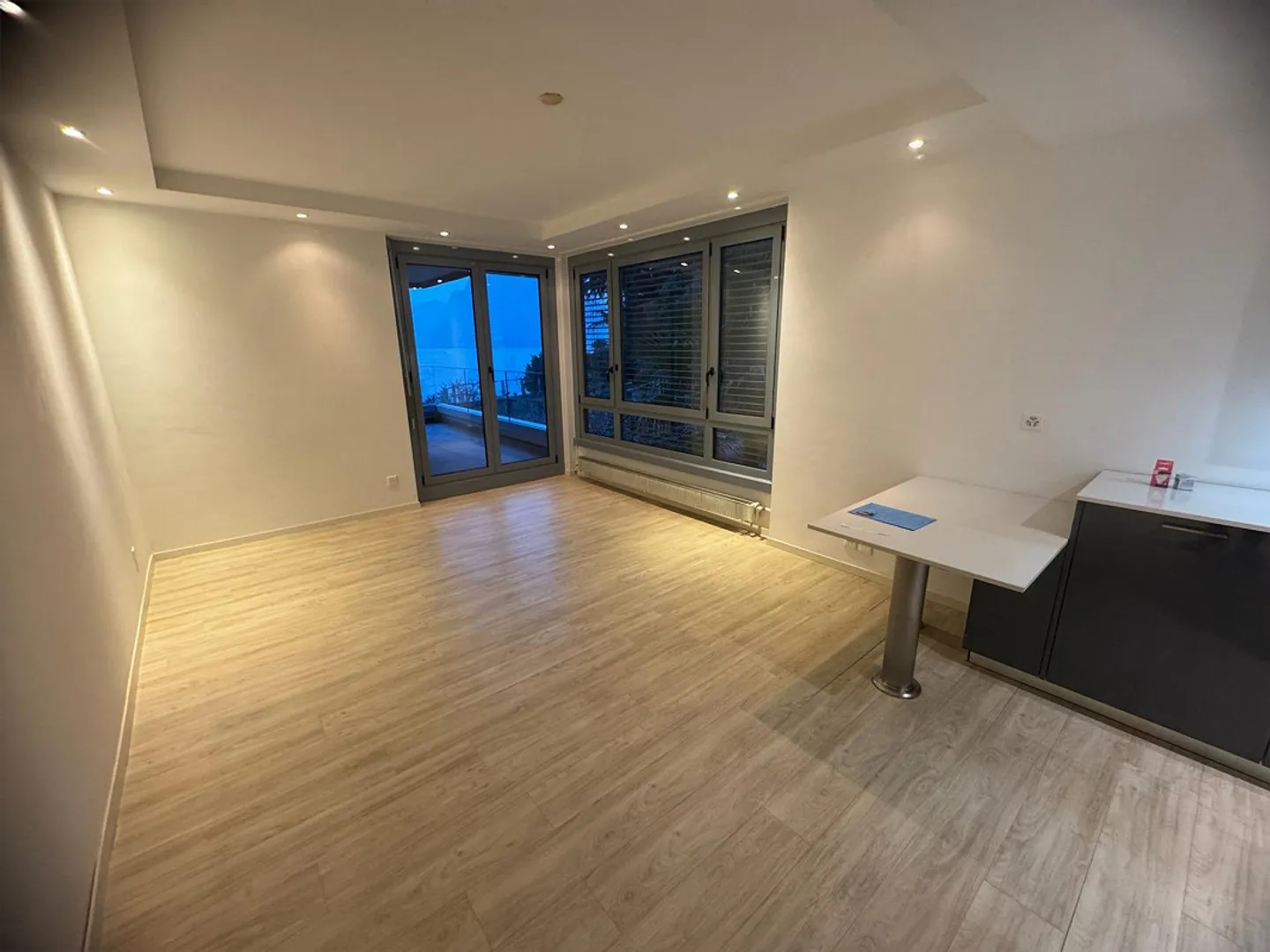 Splendido bilocale (1.5 locali) da sogno sul Lago di Lugano – Cercasi subentrante o affitto mensile! - Foto 5 di 8