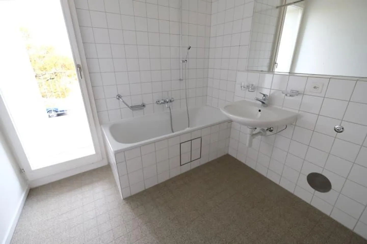 Spacious 3.5-room apartment in the green - Photo 10 of 11