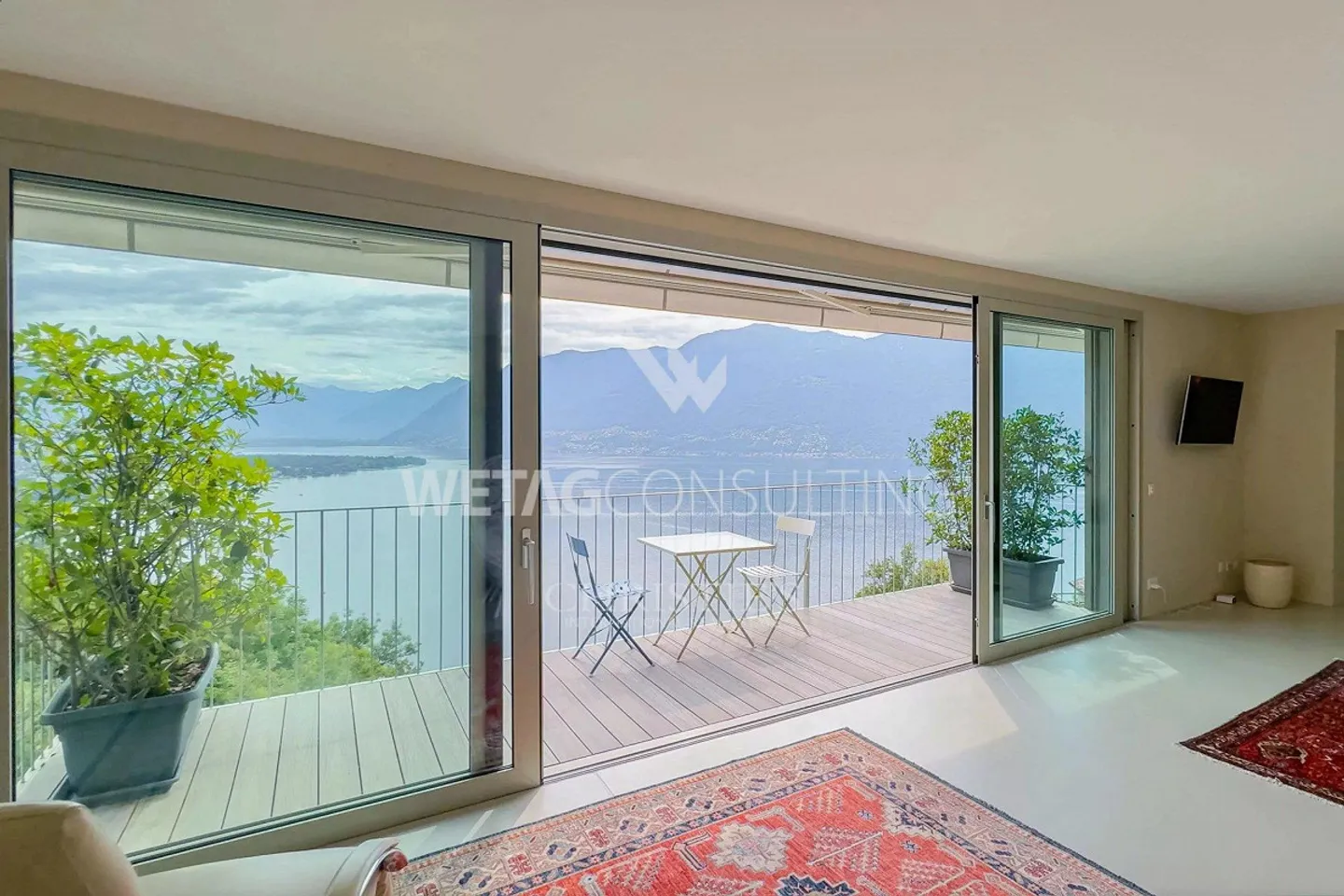 Modern villas with light-flooded interiors & magnificent lake view in Ronco sopra Ascona - Photo 6 of 13