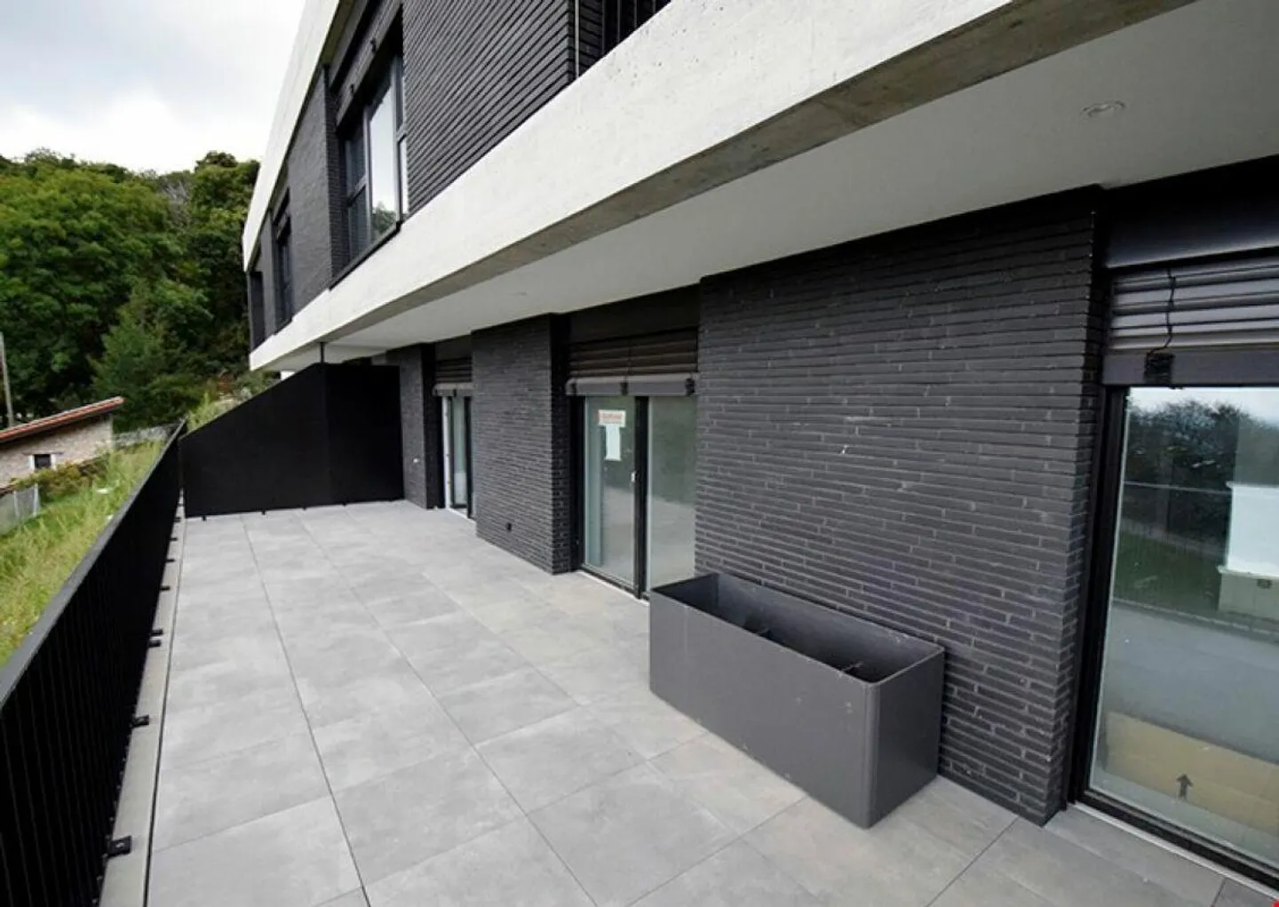 New and elegant residential units immersed in greenery - Photo 5 of 13