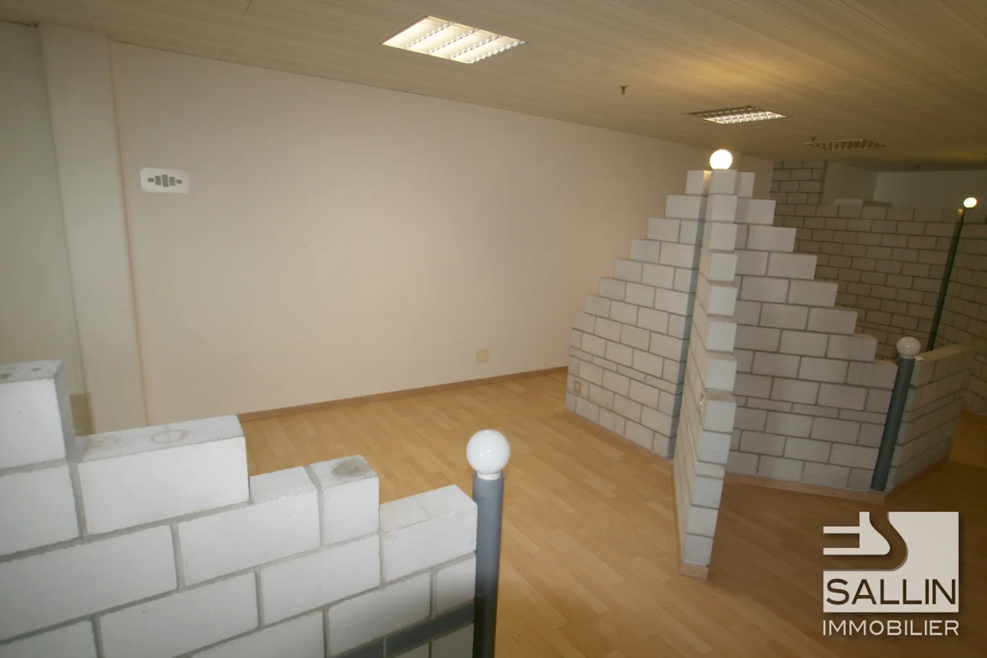 Bright administrative open space of approx. 140 m² - Photo 6 of 9