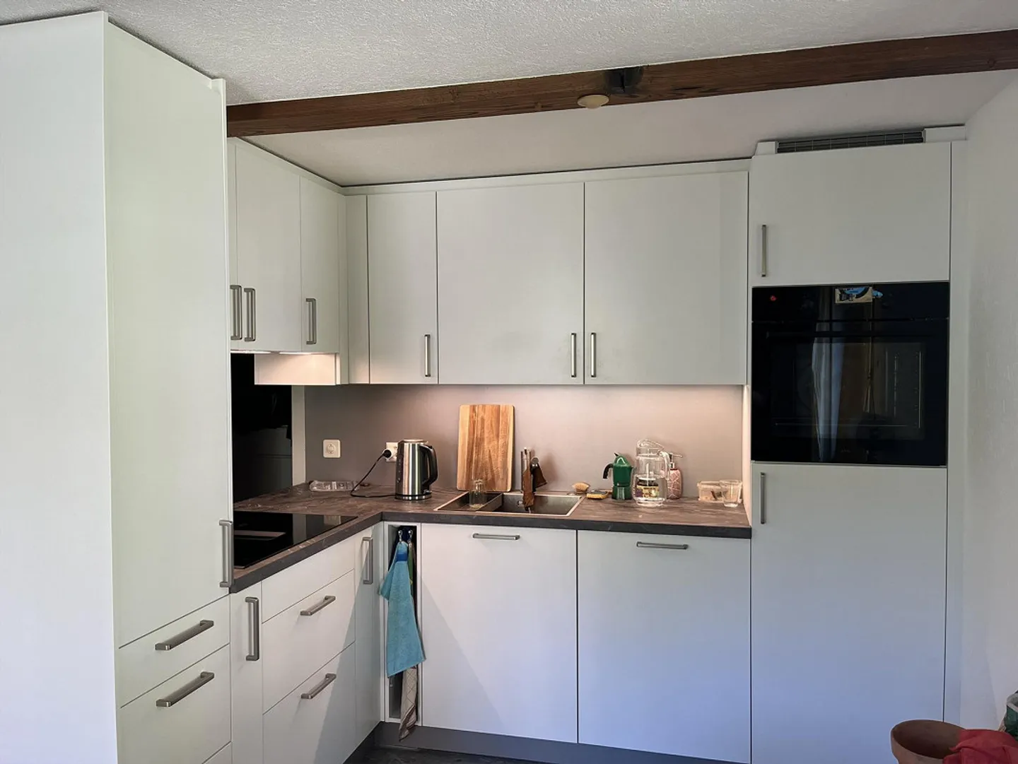 Appartement lumineux et confortable de 2 pièces dans un endroit calme - Photo 2 sur 5