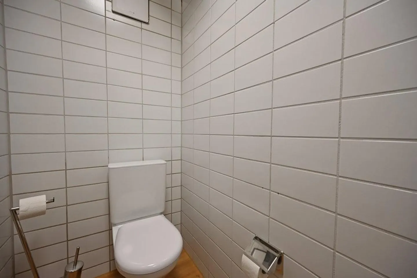 Attractive commercial space with diverse usage options - Photo 6 of 6