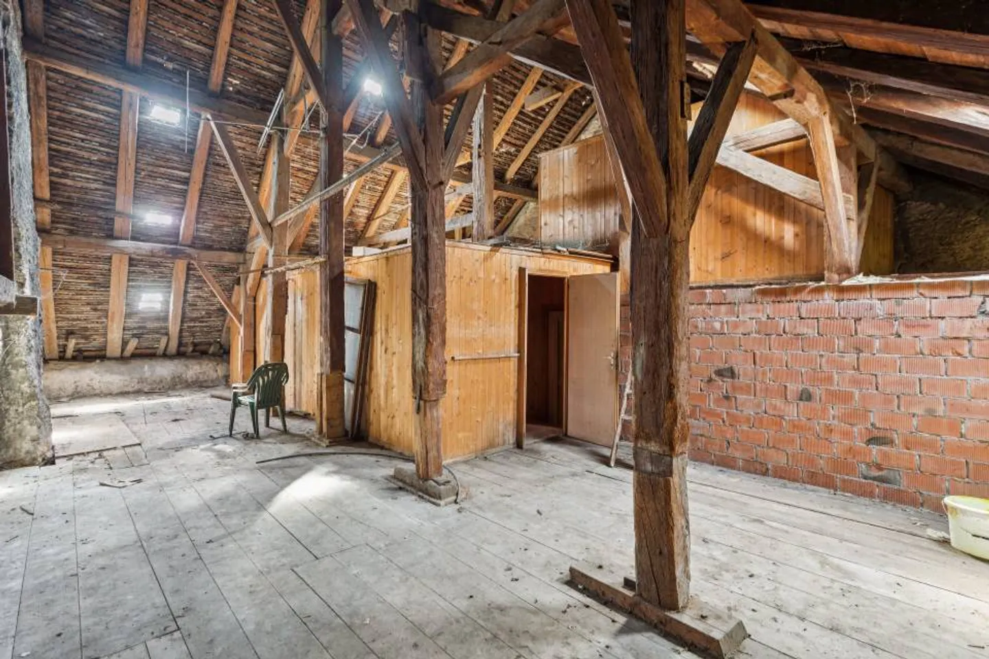 A building built in the 17th century that can be remodeled according to your ambitions - Photo 10 of 13
