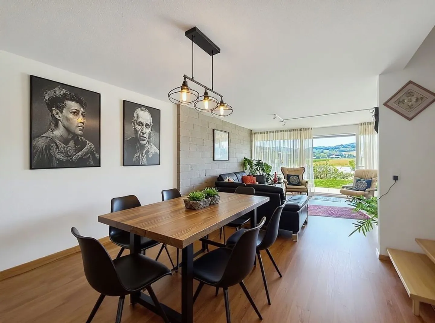 La Sarraz - Casa Pratica Ideale per una Famiglia - Foto 2 di 10