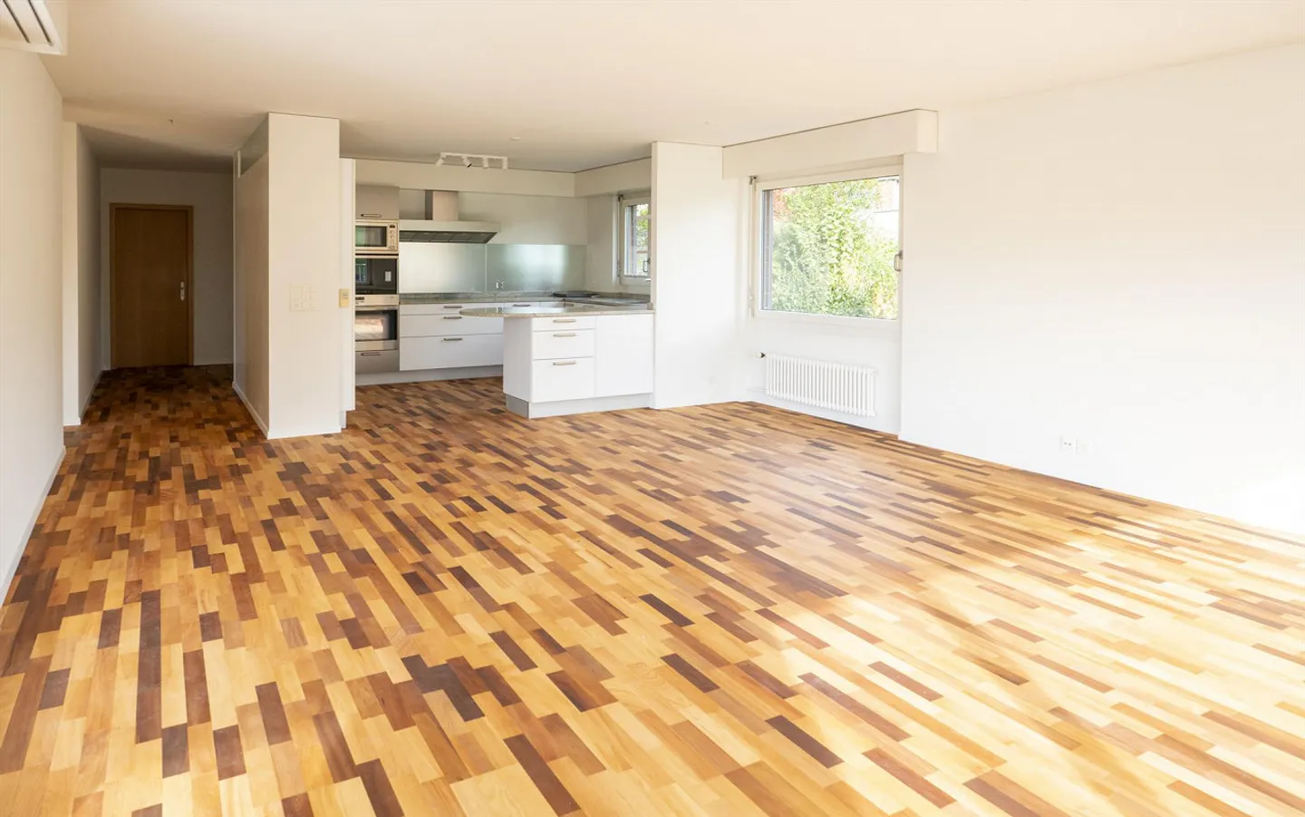 Light flooded Family Home with Breathtaking Lake and Mountain Views - Photo 8 of 17