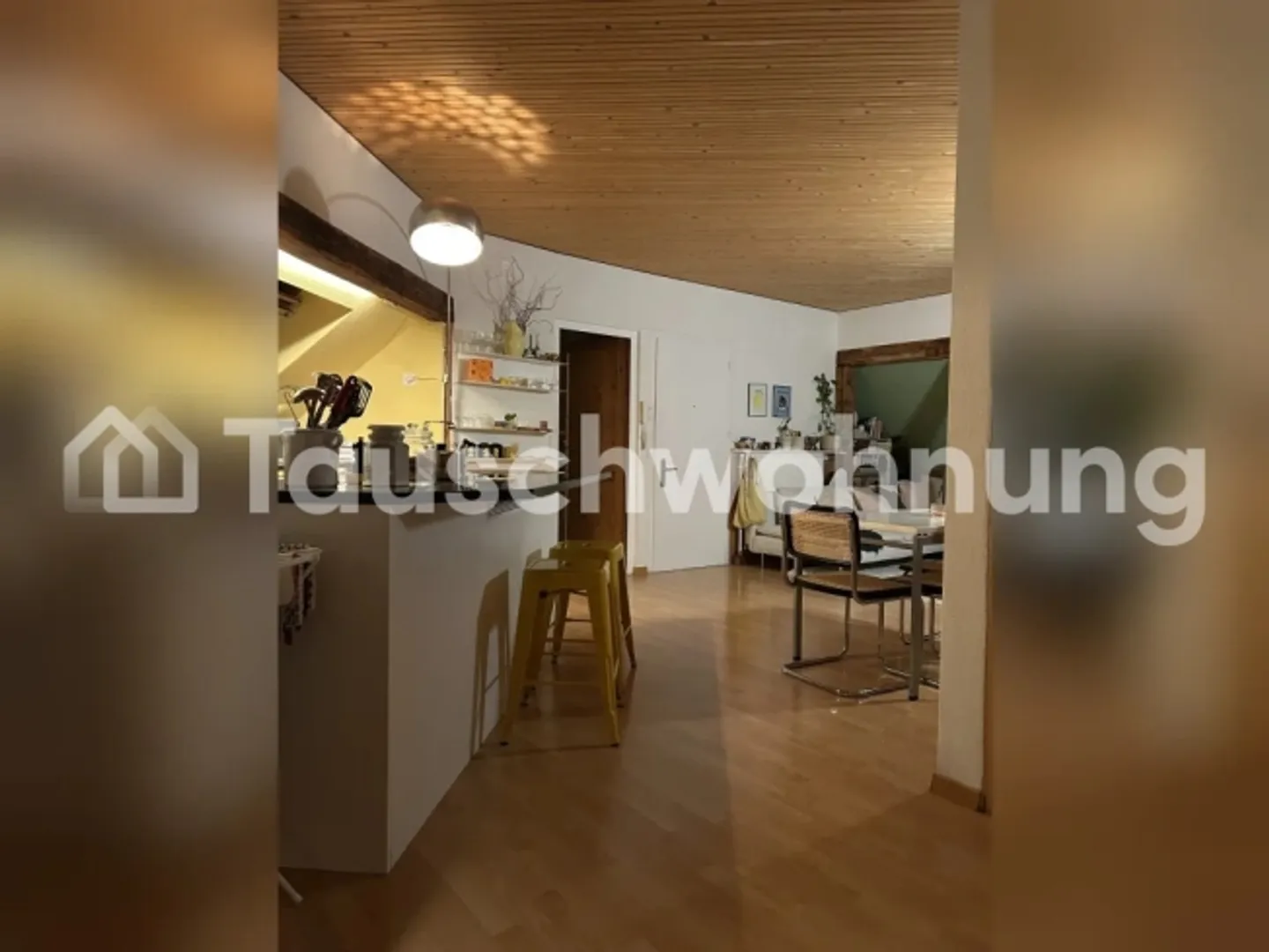 Bright attic apartment with large terrace - Photo 3 of 8