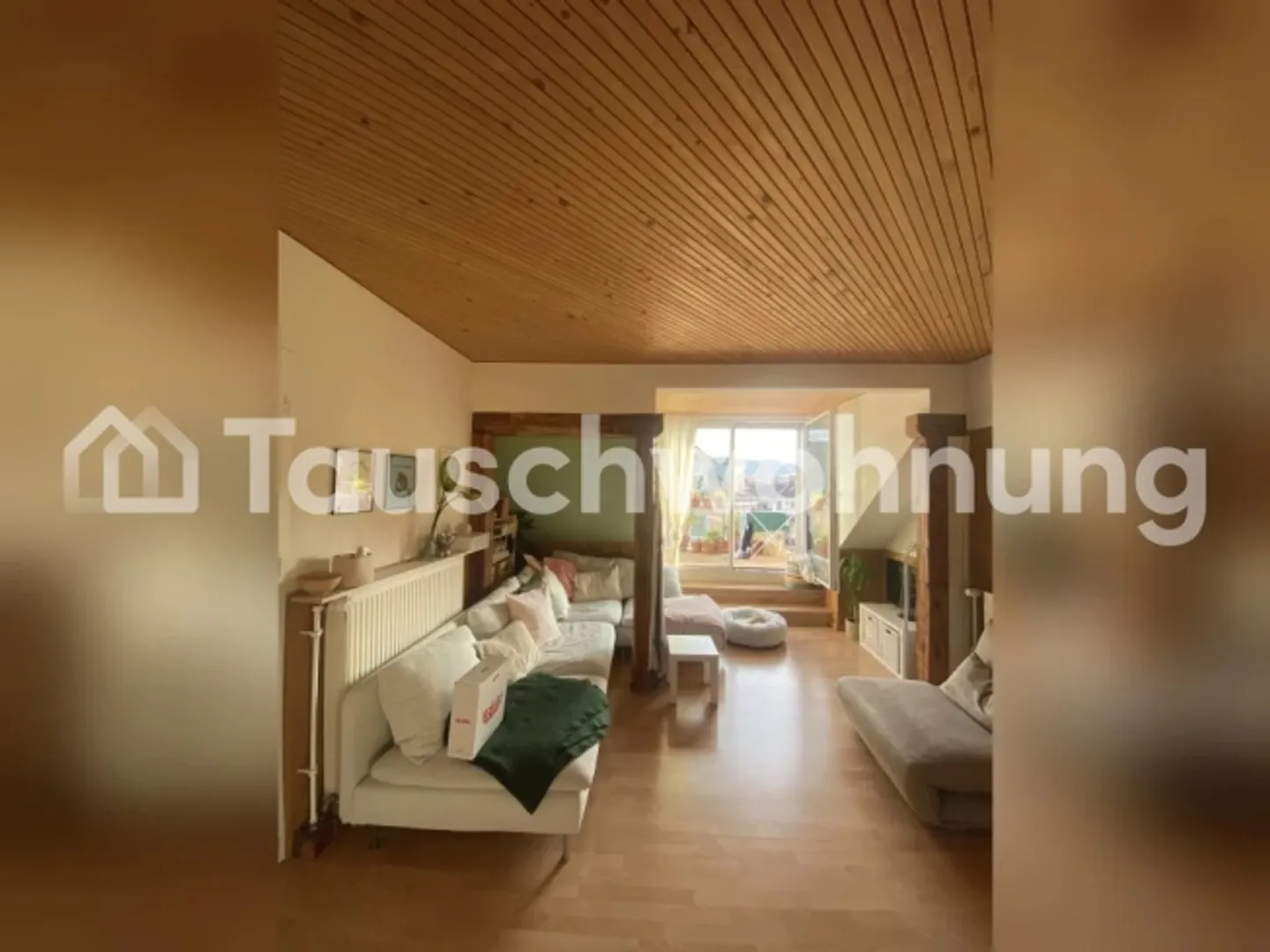 Bright attic apartment with large terrace - Photo 7 of 8