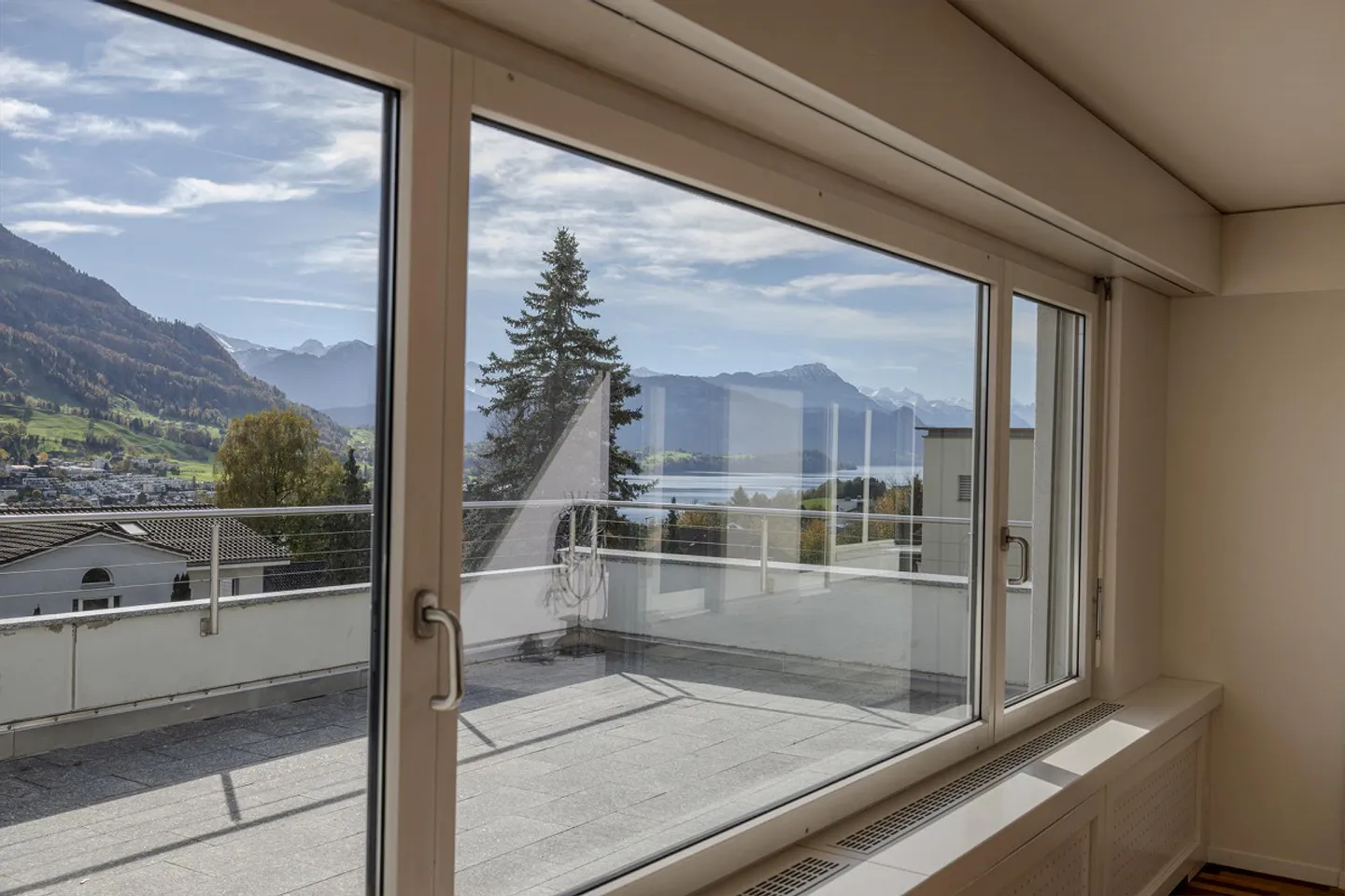 Light flooded Family Home with Breathtaking Lake and Mountain Views - Photo 13 of 17