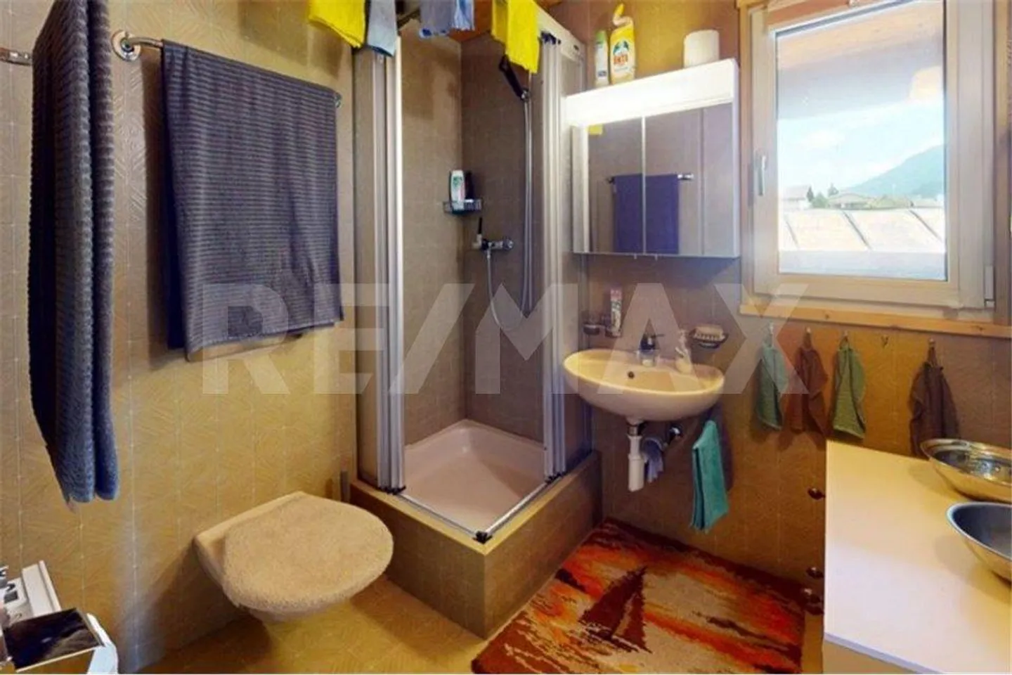 4 Zimmerwohnung und separate Parzelle mit 3 Parkplätzen - Foto 8 von 11