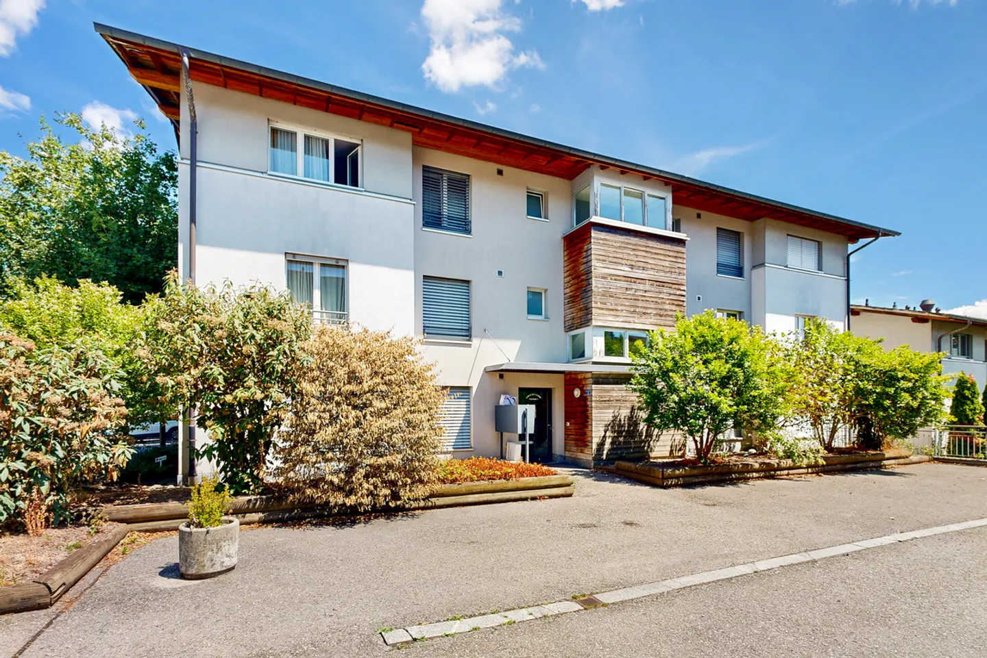 A simple and pleasant living environment - Photo 1 of 4