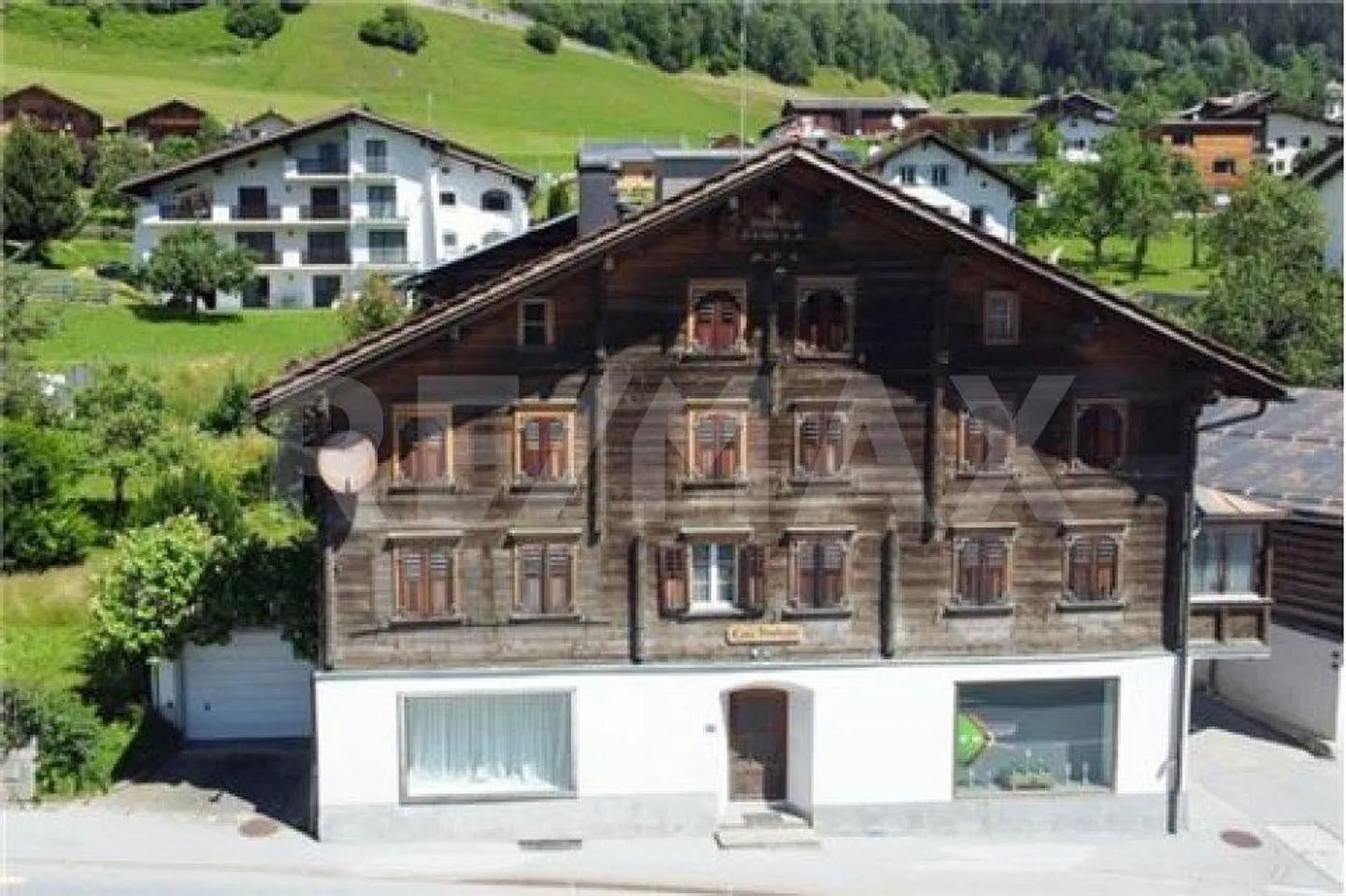 4 Zimmerwohnung und separate Parzelle mit 3 Parkplätzen - Foto 9 von 11