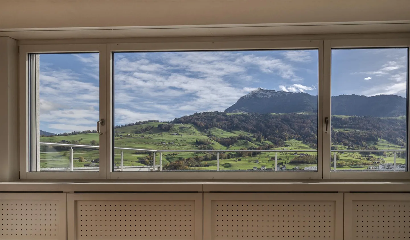 Light flooded Family Home with Breathtaking Lake and Mountain Views - Photo 12 of 17