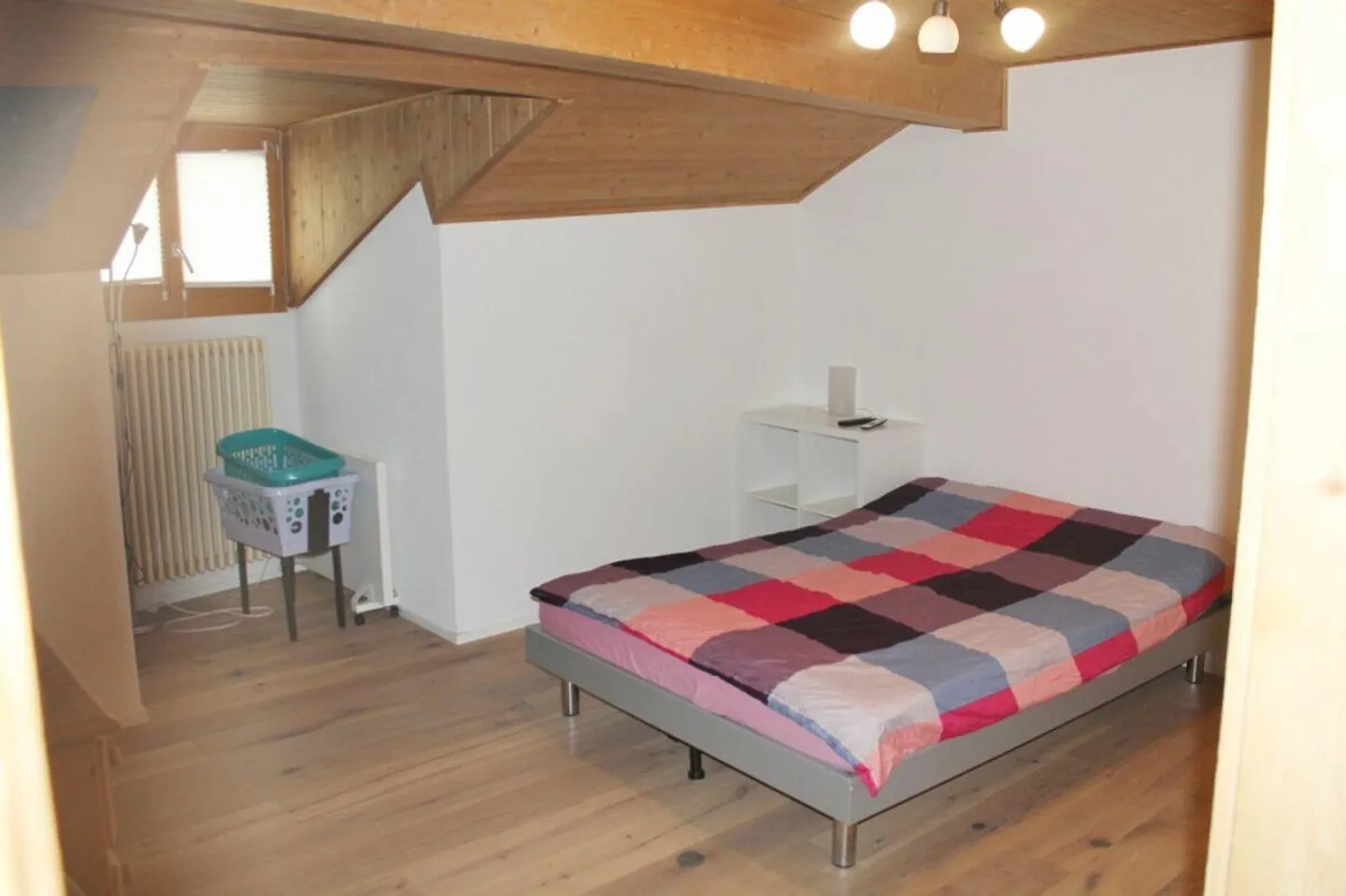 Casa di 6 stanze con balcone e area giardino nel centro del villaggio - Foto 8 di 10